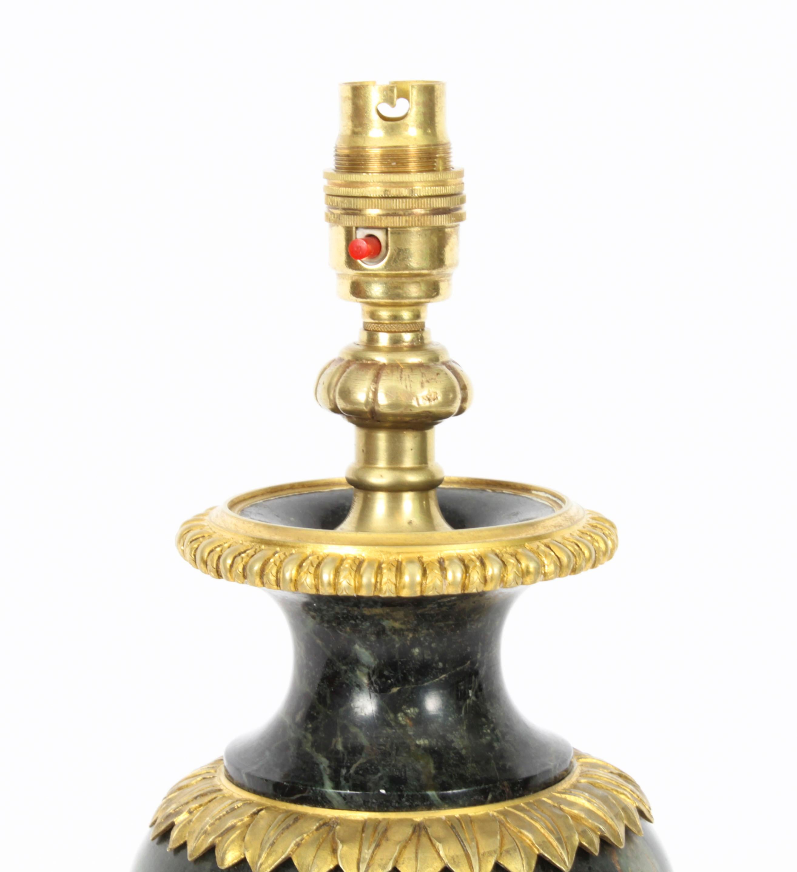 Ancienne lampe de bureau italienne en marbre montée sur bronze doré, XIXe siècle en vente 5