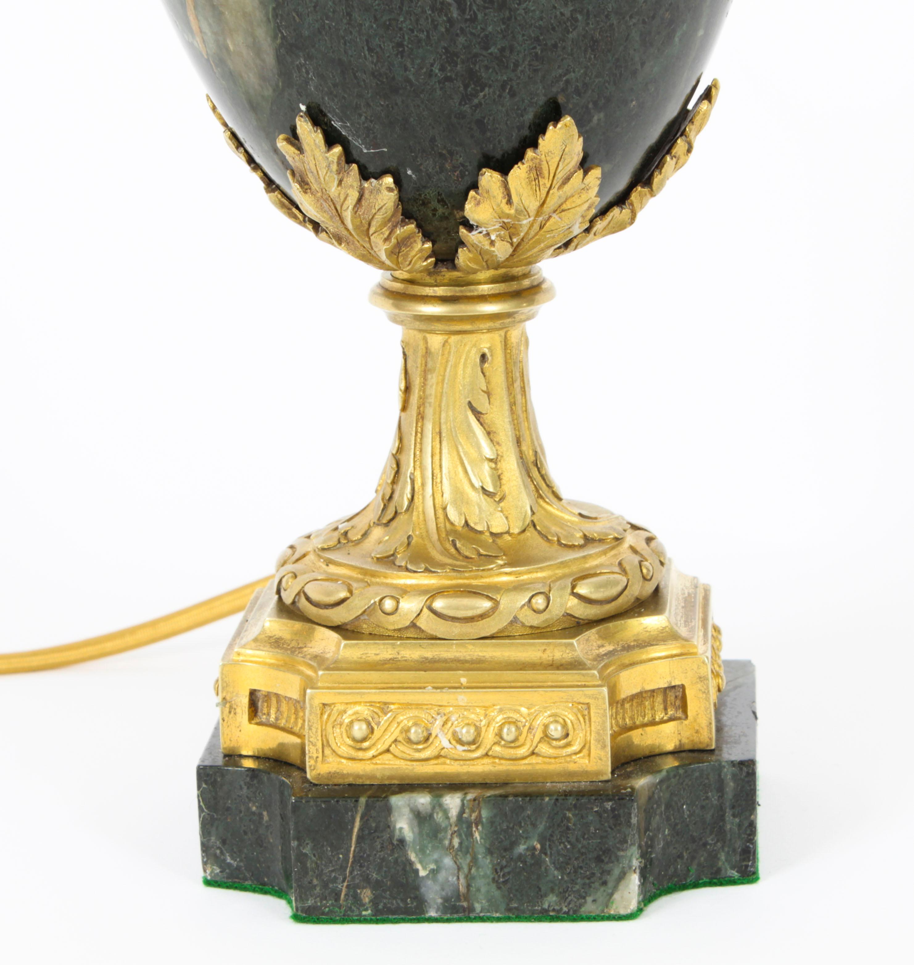 Ancienne lampe de bureau italienne en marbre montée sur bronze doré, XIXe siècle en vente 1