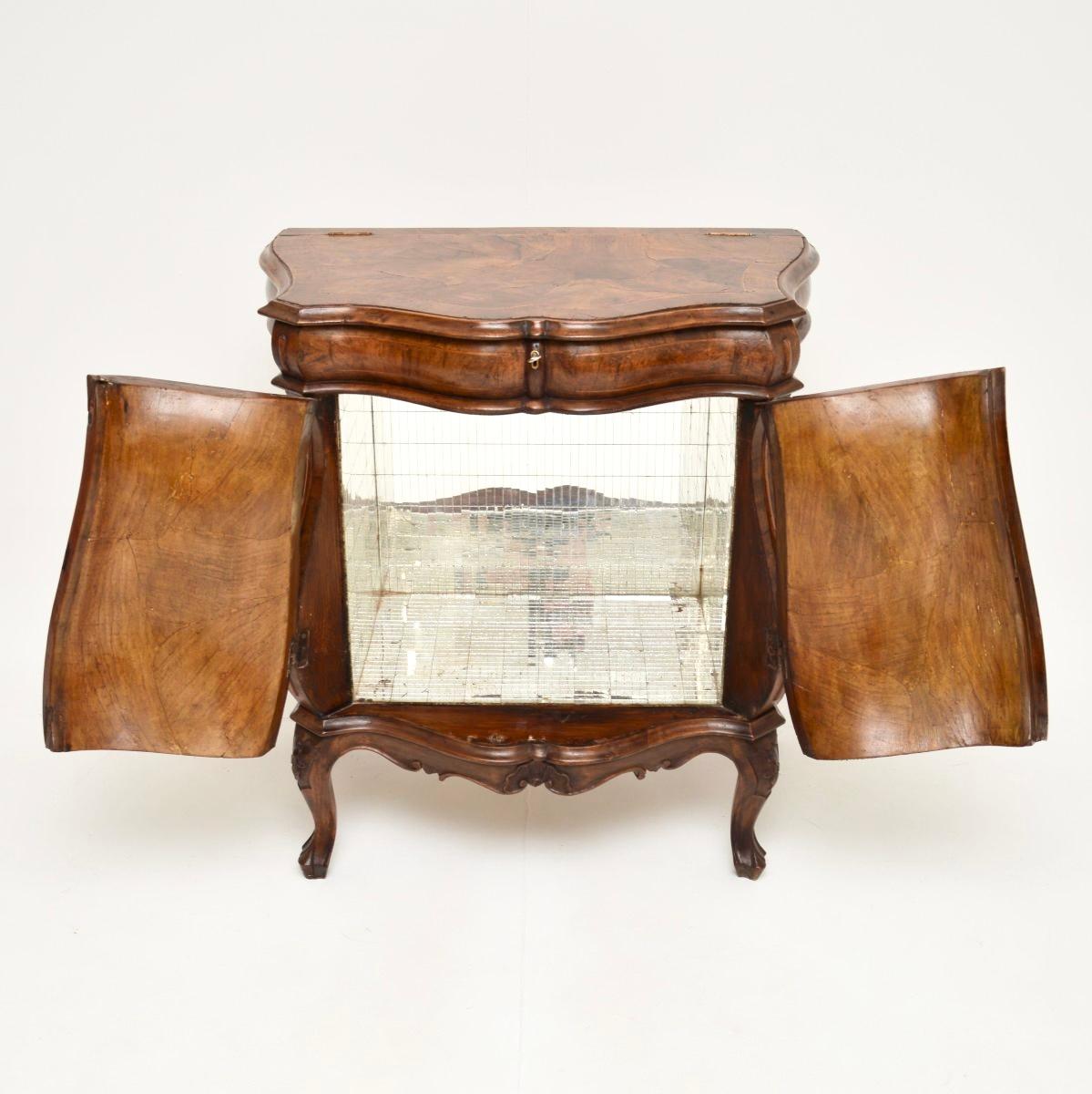 Late 19th Century Antique Italian Oyster Veneer Bombe Cabinet For Sale