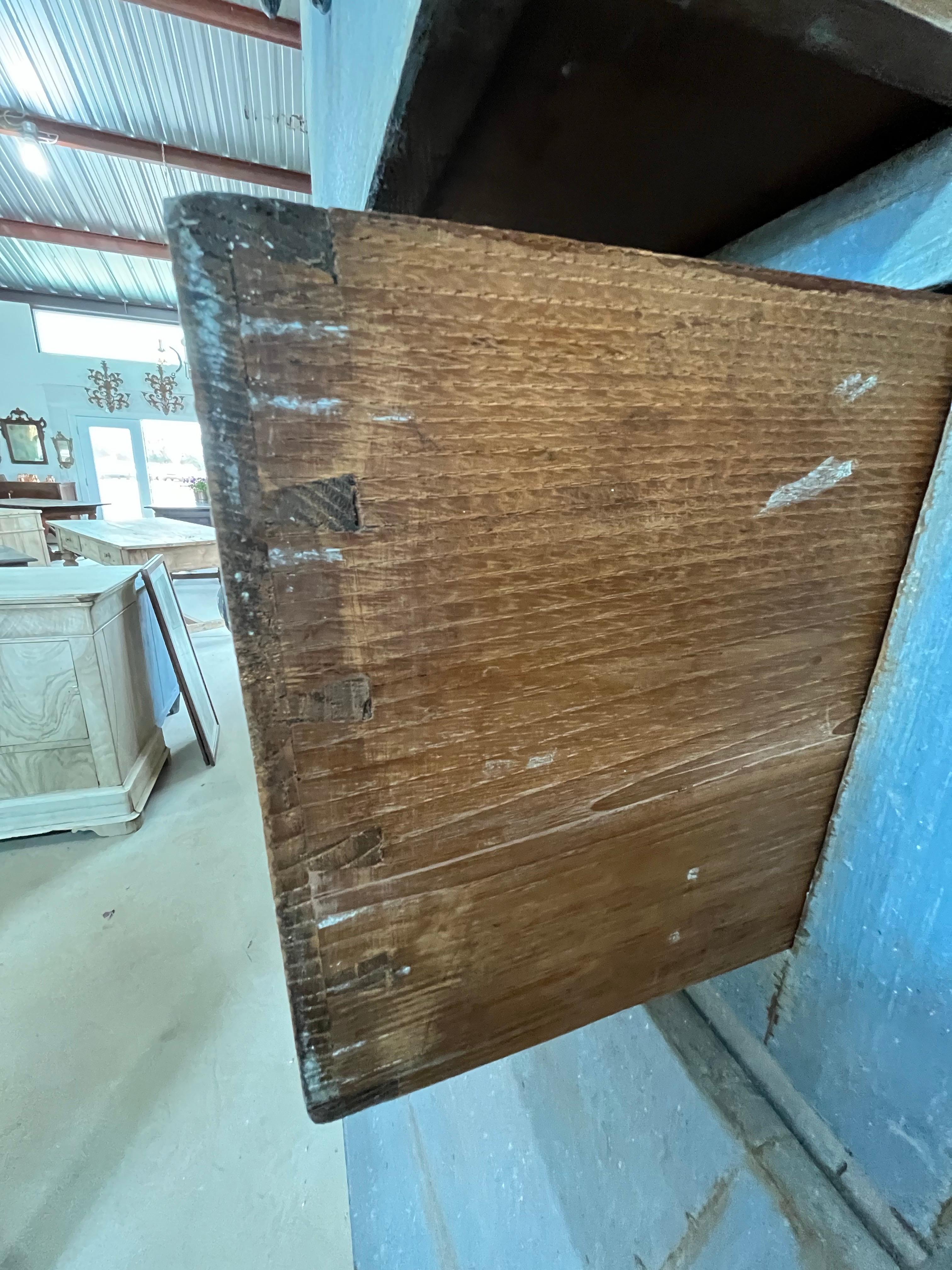 Ancienne armoire italienne en chêne peint / Apothicaire / Armoire de cuisine en vente 4