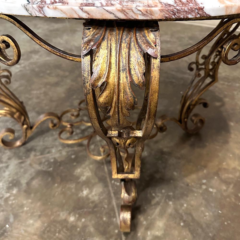 Ancienne table basse italienne en fer forgé peint avec plateau en marbre en vente 6