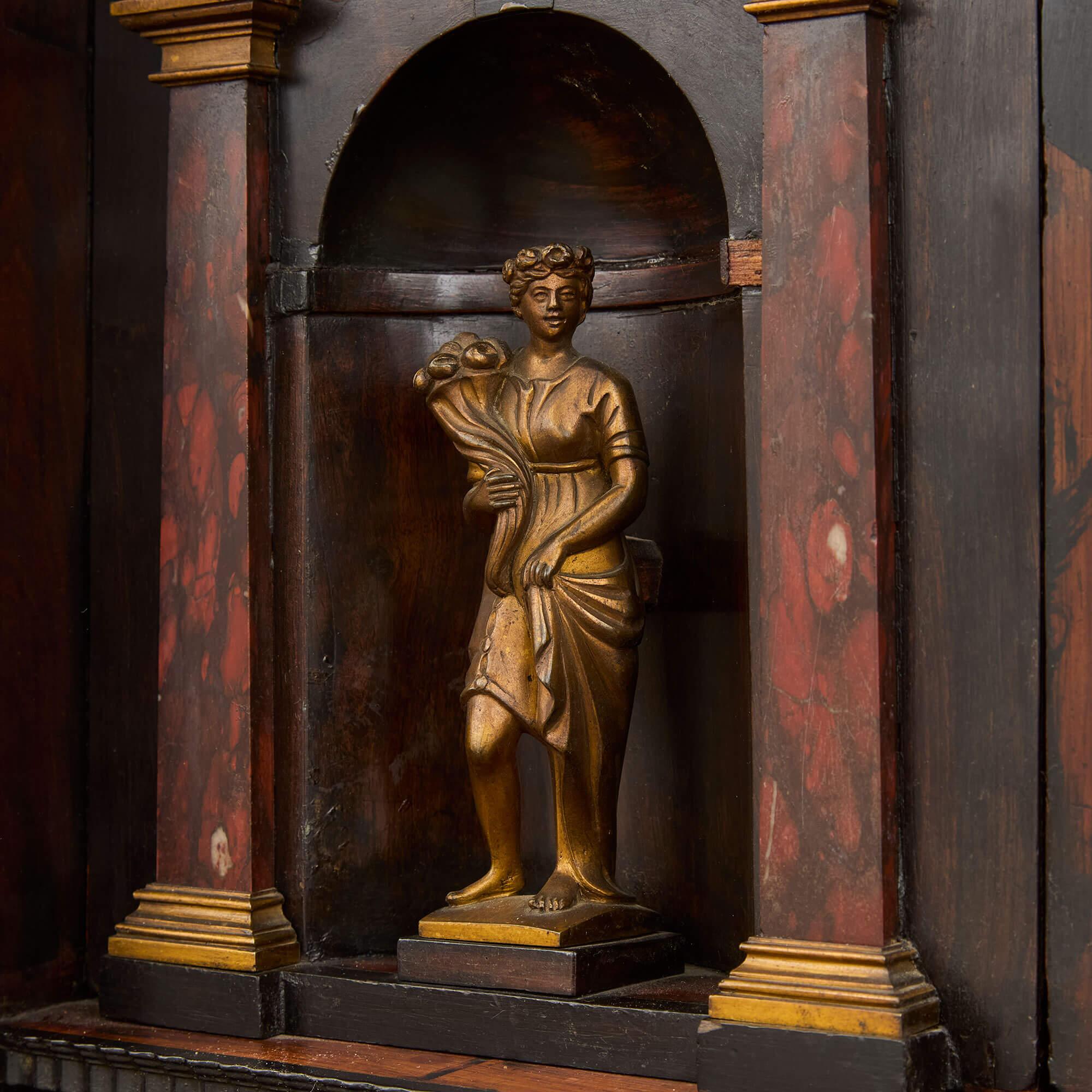 Antiguo Armario Italiano de Pietra Dura de Madera Ormolu sobre Pie en Bueno estado para la venta en London, GB