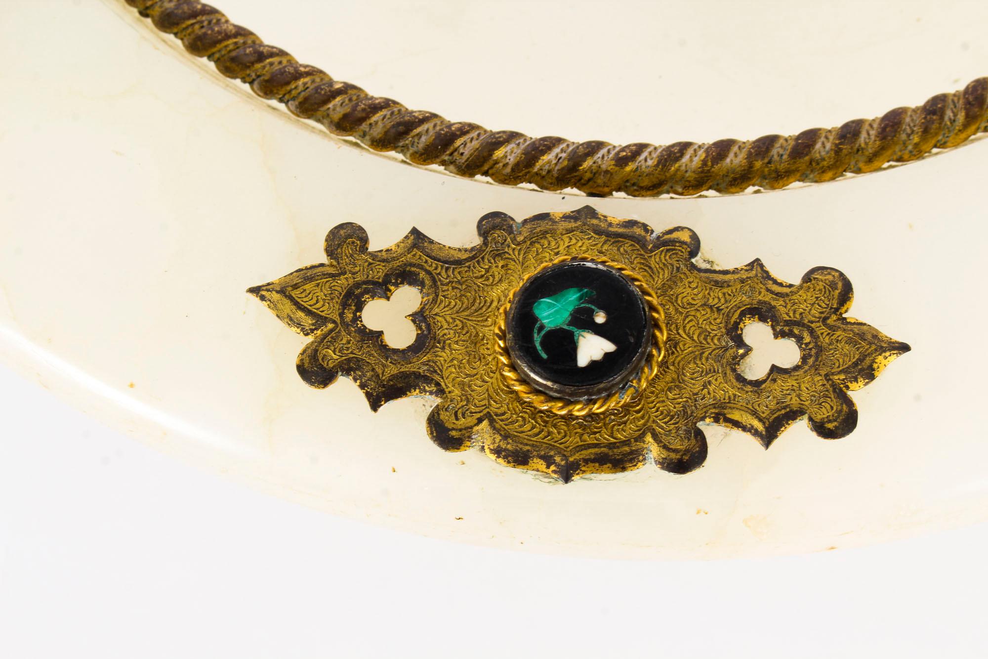 Piatto da portata italiano in pietra dura, ottone e alabastro, XIX secolo in vendita 4
