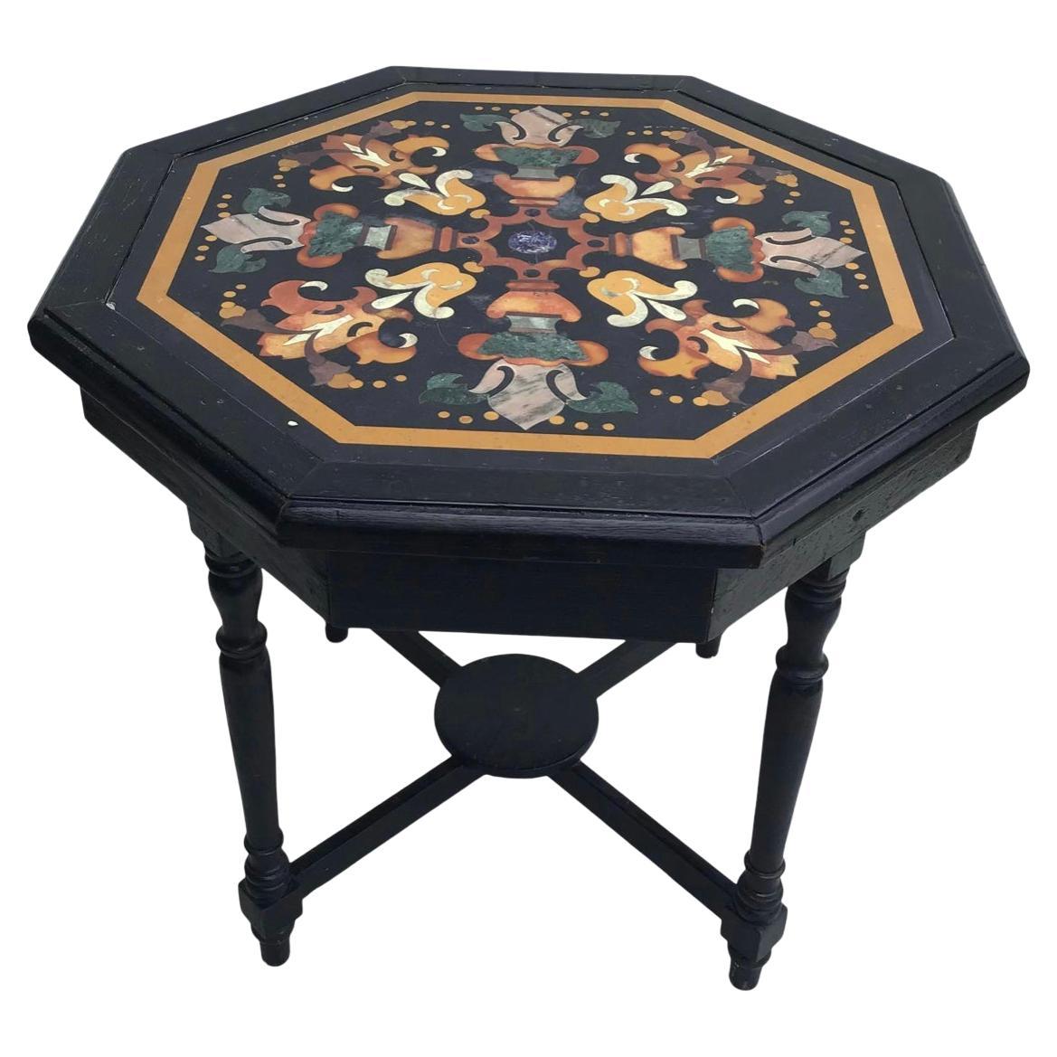 Antico tavolo da centro ottagonale in pietra dura italiana