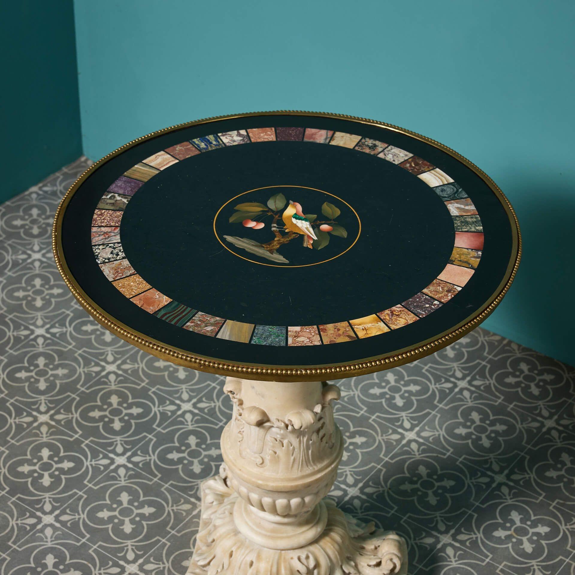 Antique Italian Pietra Dura Table with a Carved Marble Stand In condizioni buone in vendita a Wormelow, Herefordshire