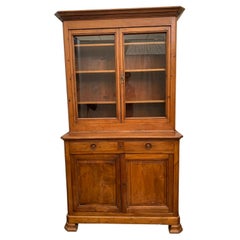 Antico mobile italiano in legno di pino
