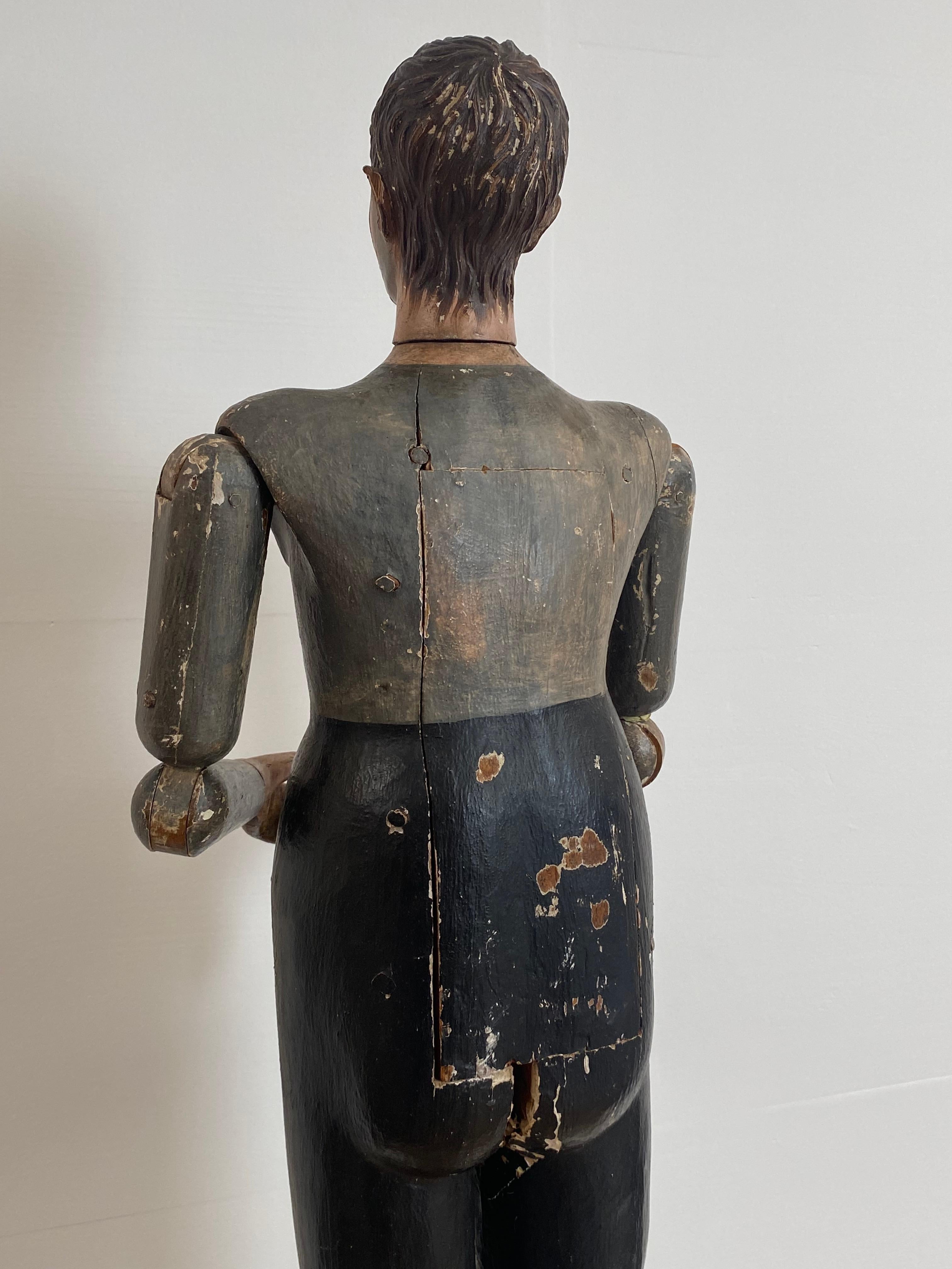 Ancienne figurine italienne polychromée sculptée à mannequins en vente 4