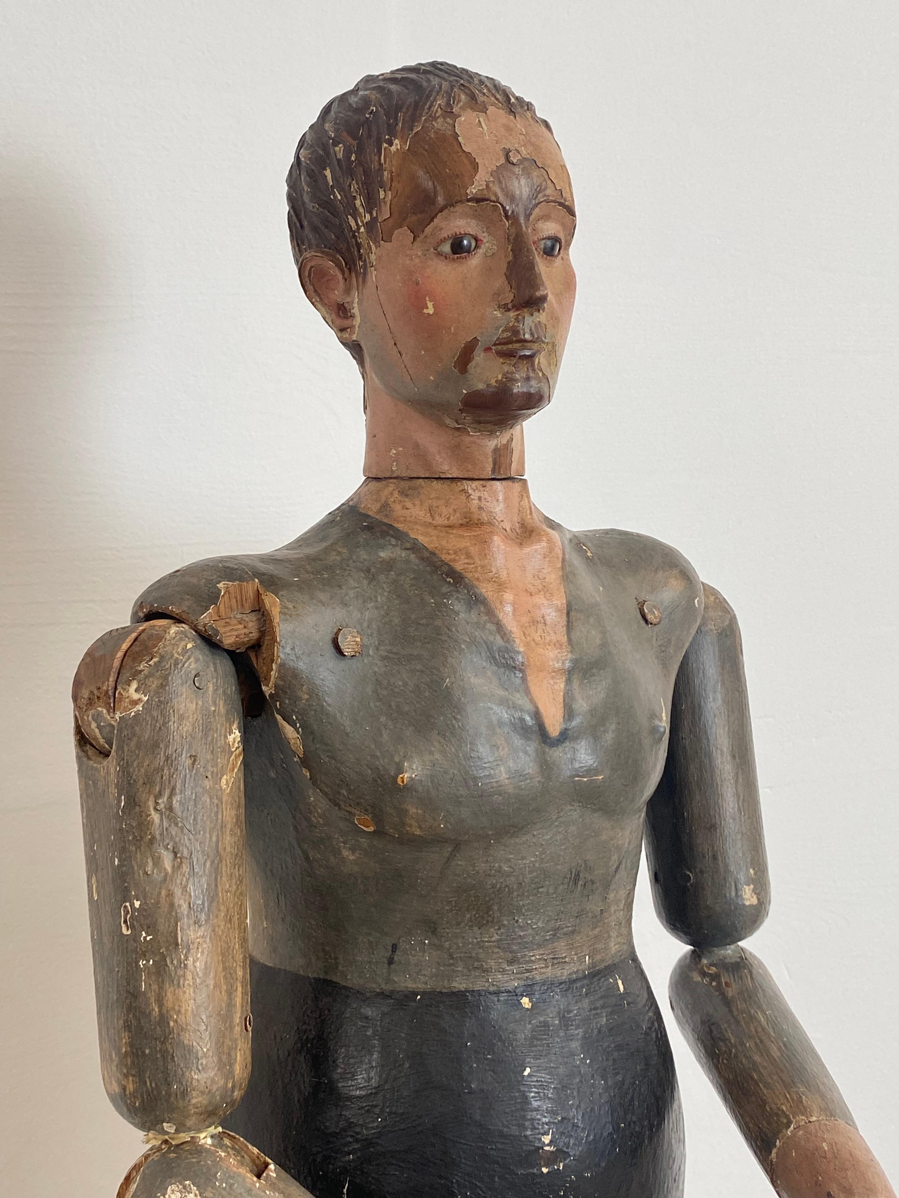 Ancienne figurine italienne polychromée sculptée à mannequins Bon état - En vente à Schellebelle, BE