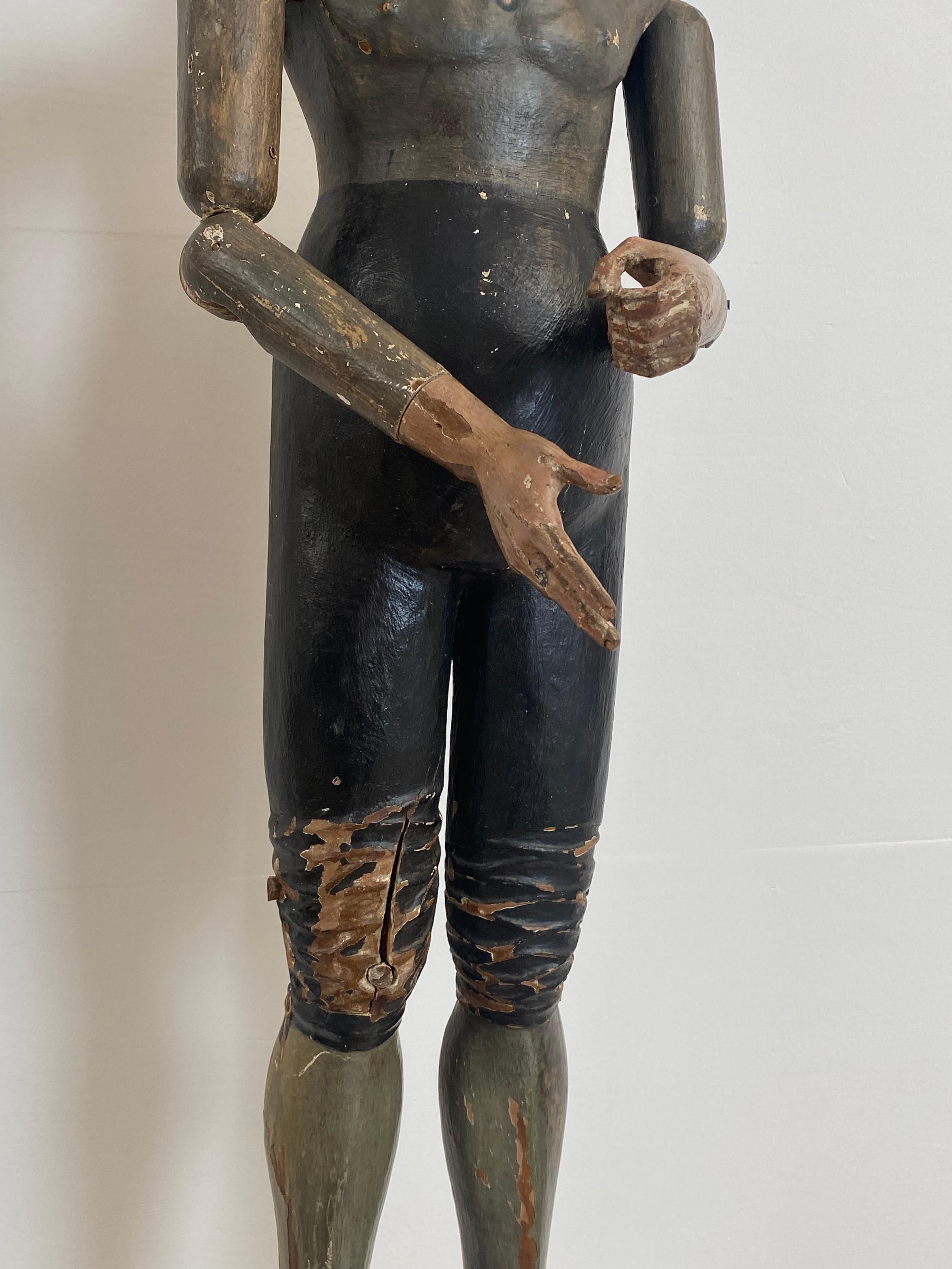 Ancienne figurine italienne polychromée sculptée à mannequins en vente 1