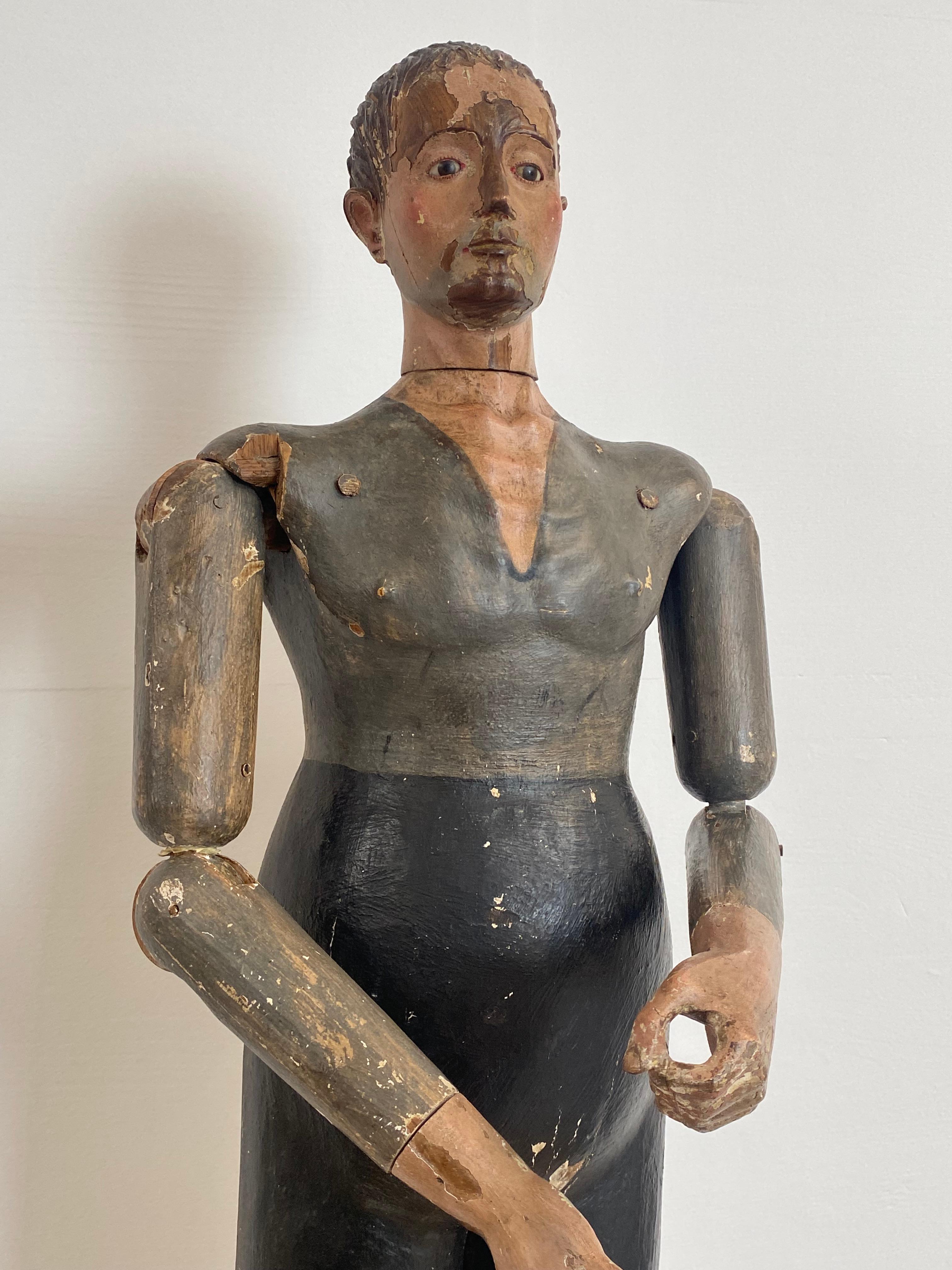 Ancienne figurine italienne polychromée sculptée à mannequins en vente 2