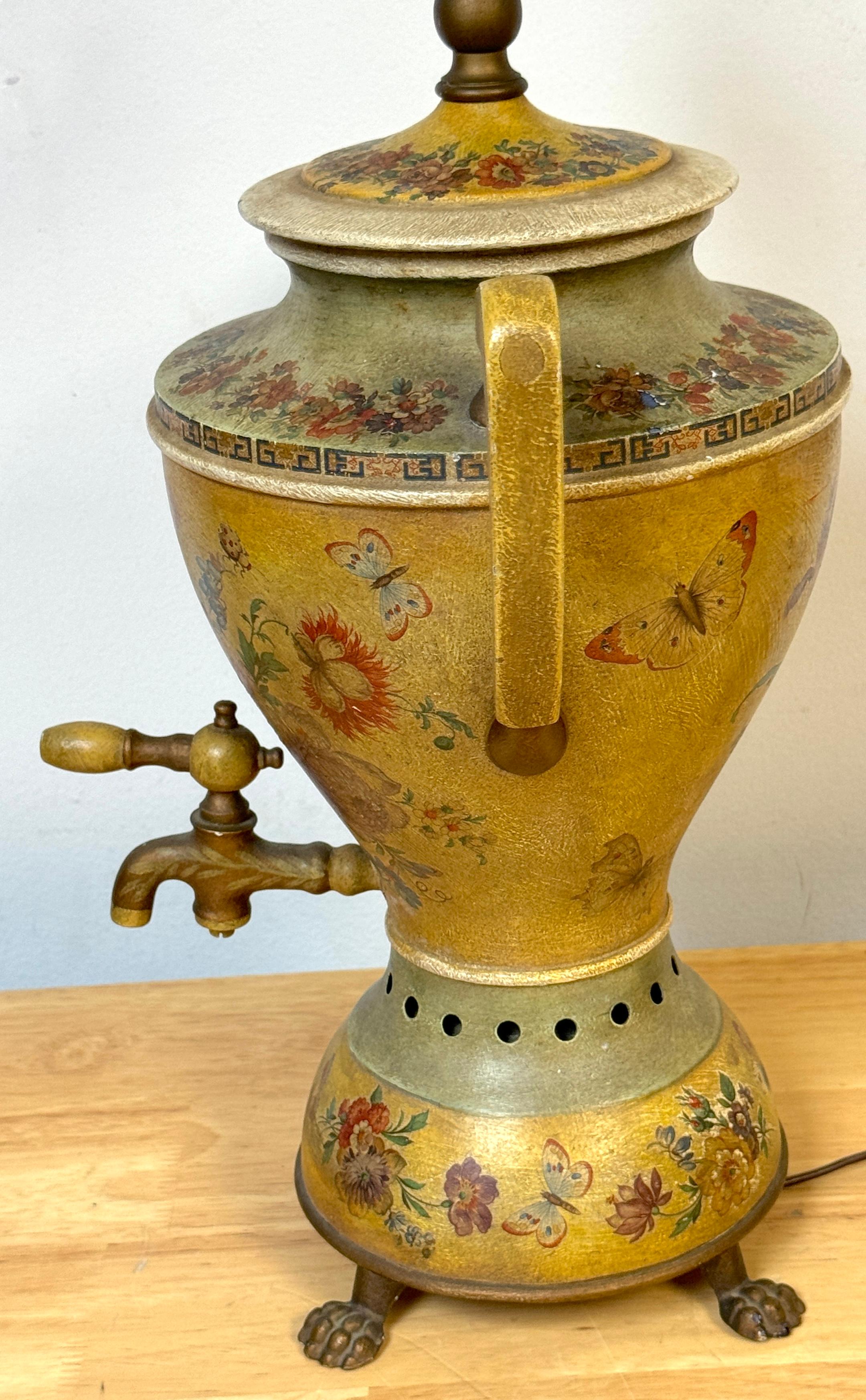 Antiker italienischer polychromierter Teesamowar, jetzt als Lampe im Angebot 3