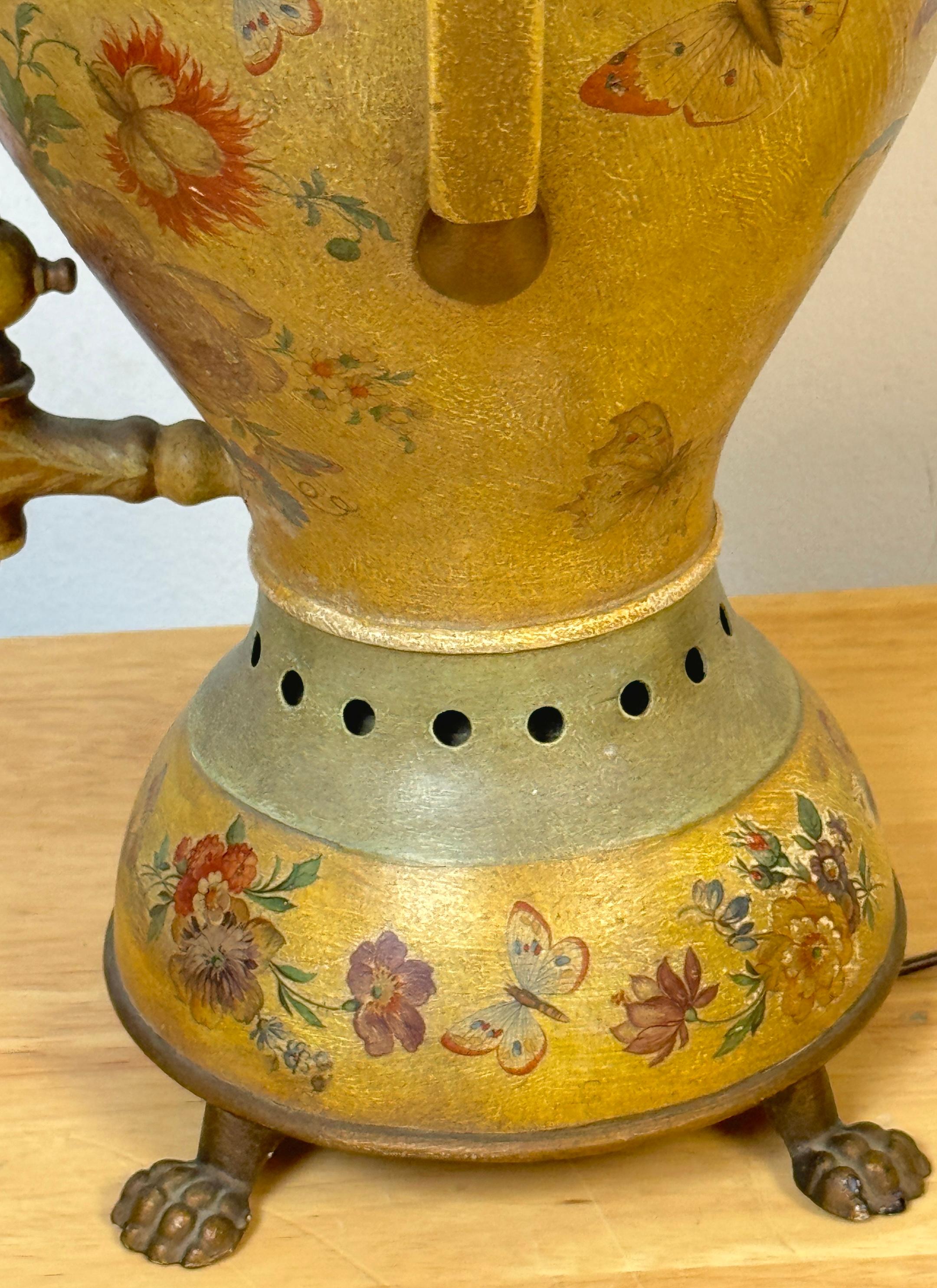 Antiker italienischer polychromierter Teesamowar, jetzt als Lampe im Angebot 4