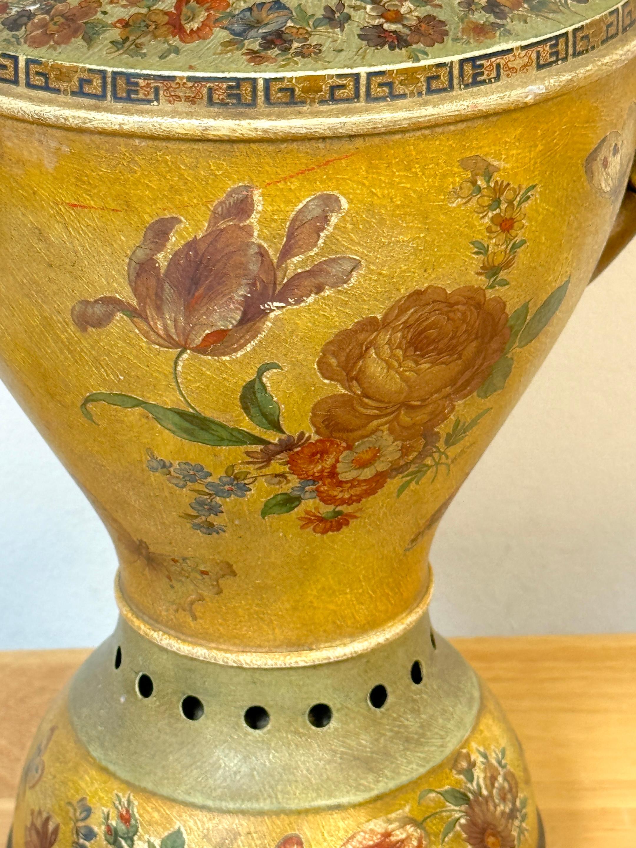 Antiker italienischer polychromierter Teesamowar, jetzt als Lampe im Angebot 1