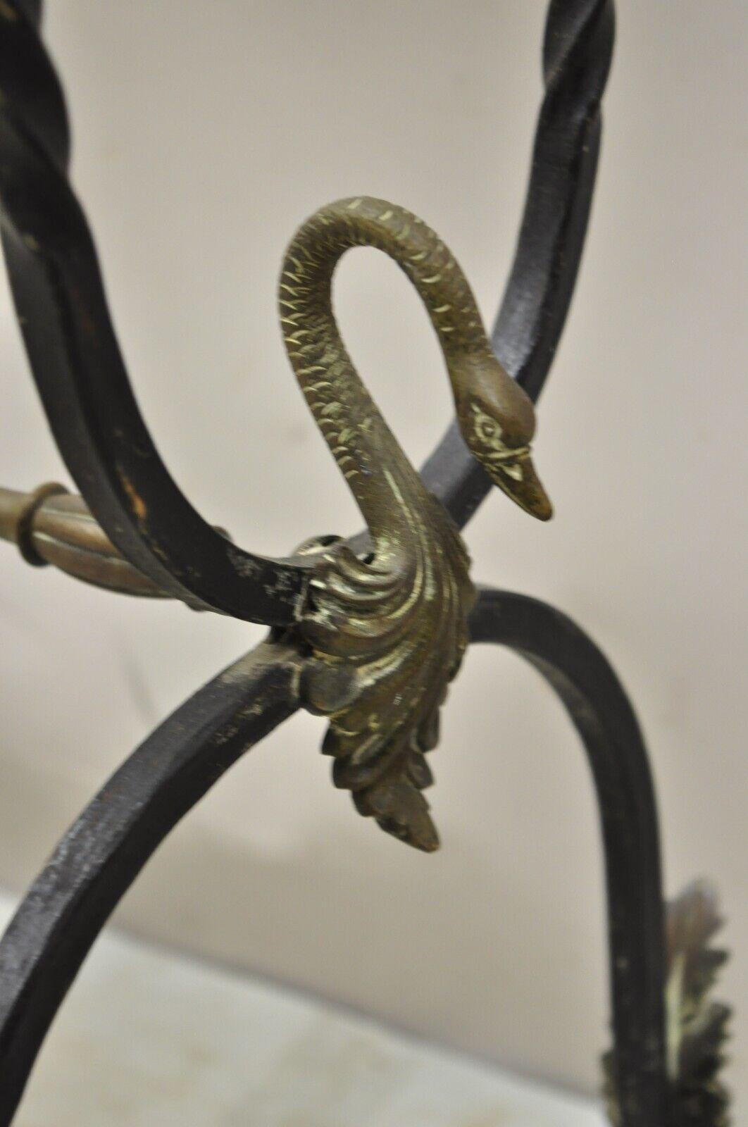 Antique Table d'appoint Swan en fer forgé et bronze de style Régence italienne néoclassique en vente 6