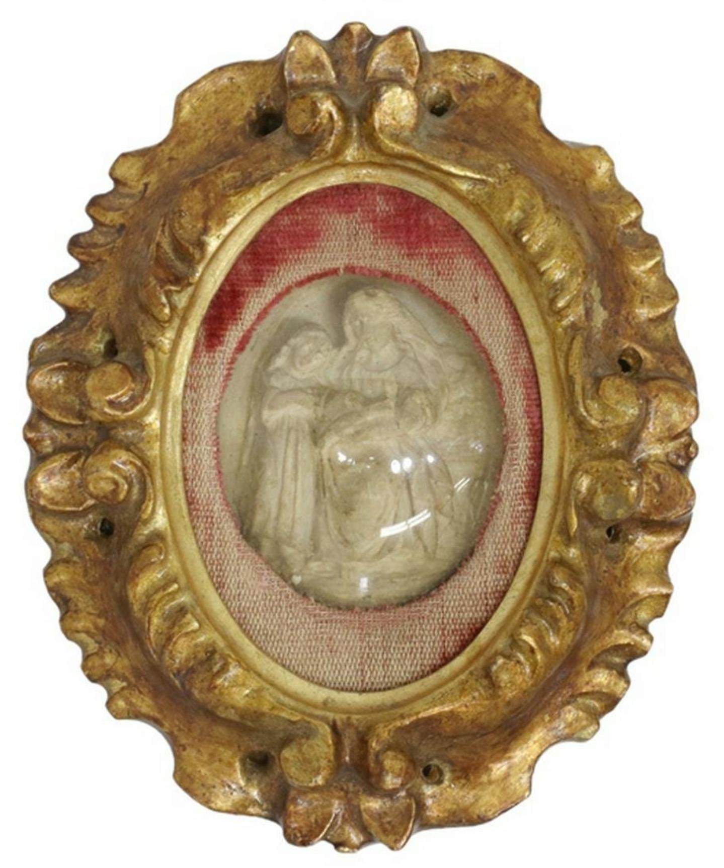 Ancienne sculpture religieuse italienne en bois doré sculptée en relief en relief en vente 8