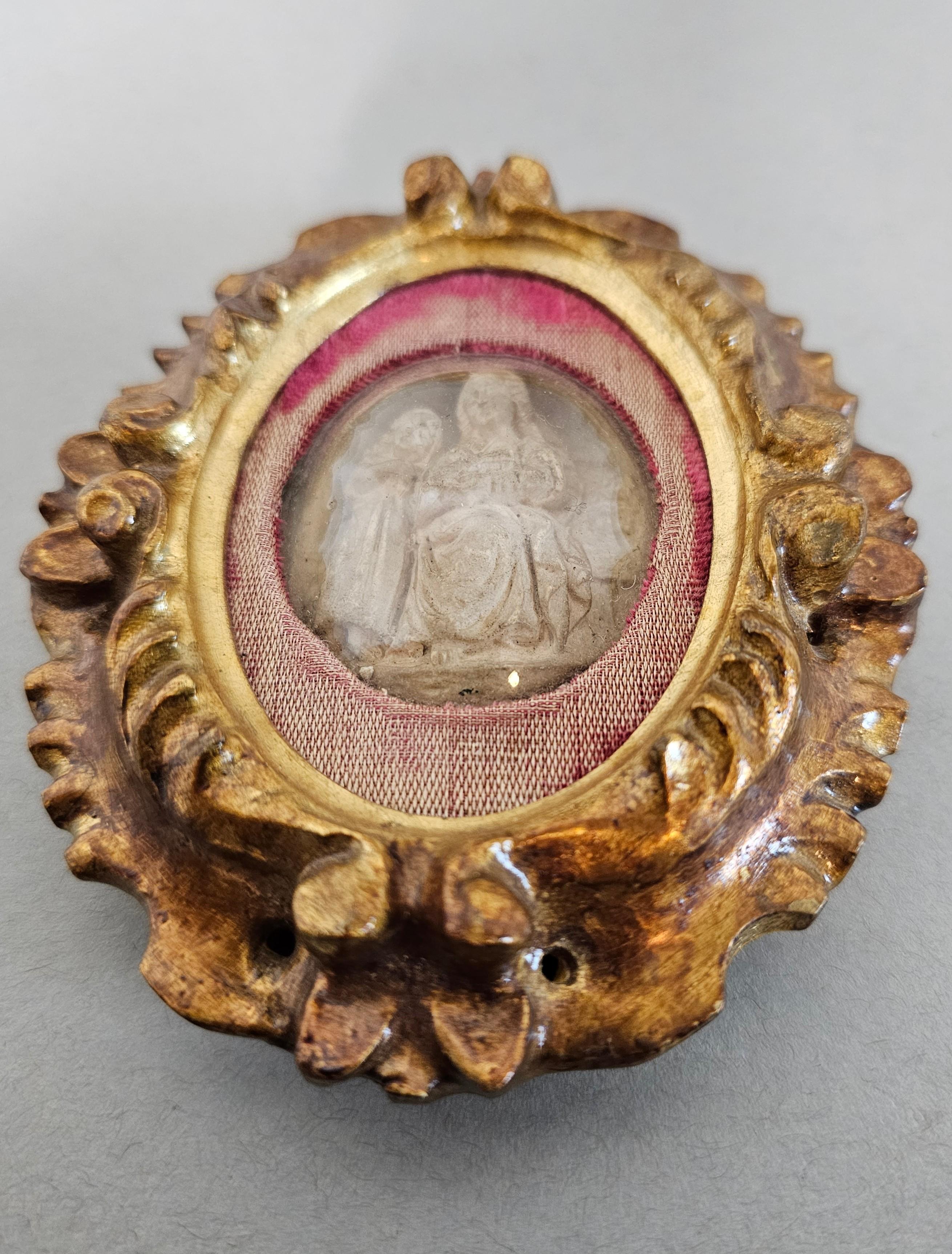 Hand-Carved Antique Italian Religious Giltwood Reliquary Relief Carved Sculpture For Sale