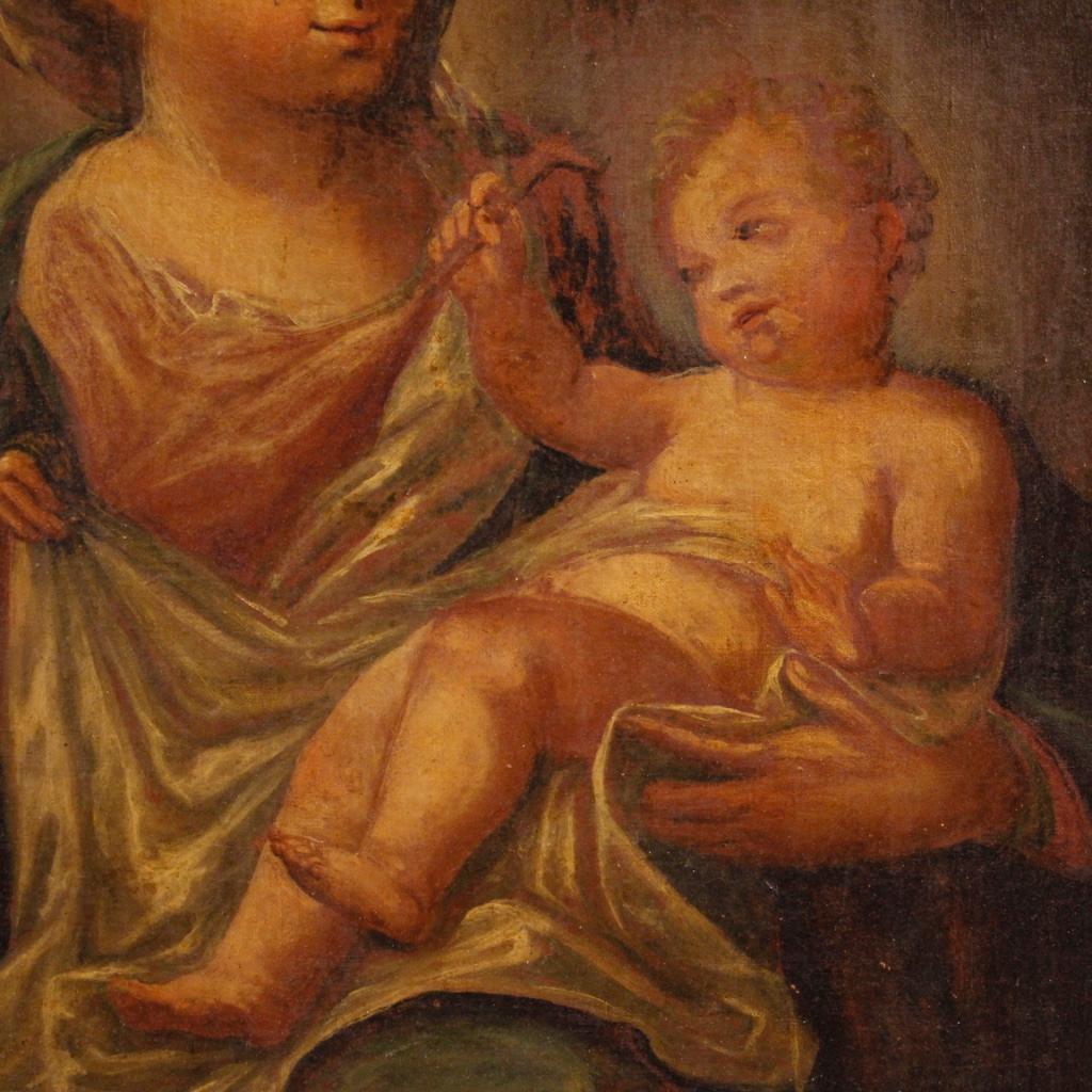 Antique Italian Religious Painting Madonna with Child from the 18th Century In Good Condition For Sale In London, GB