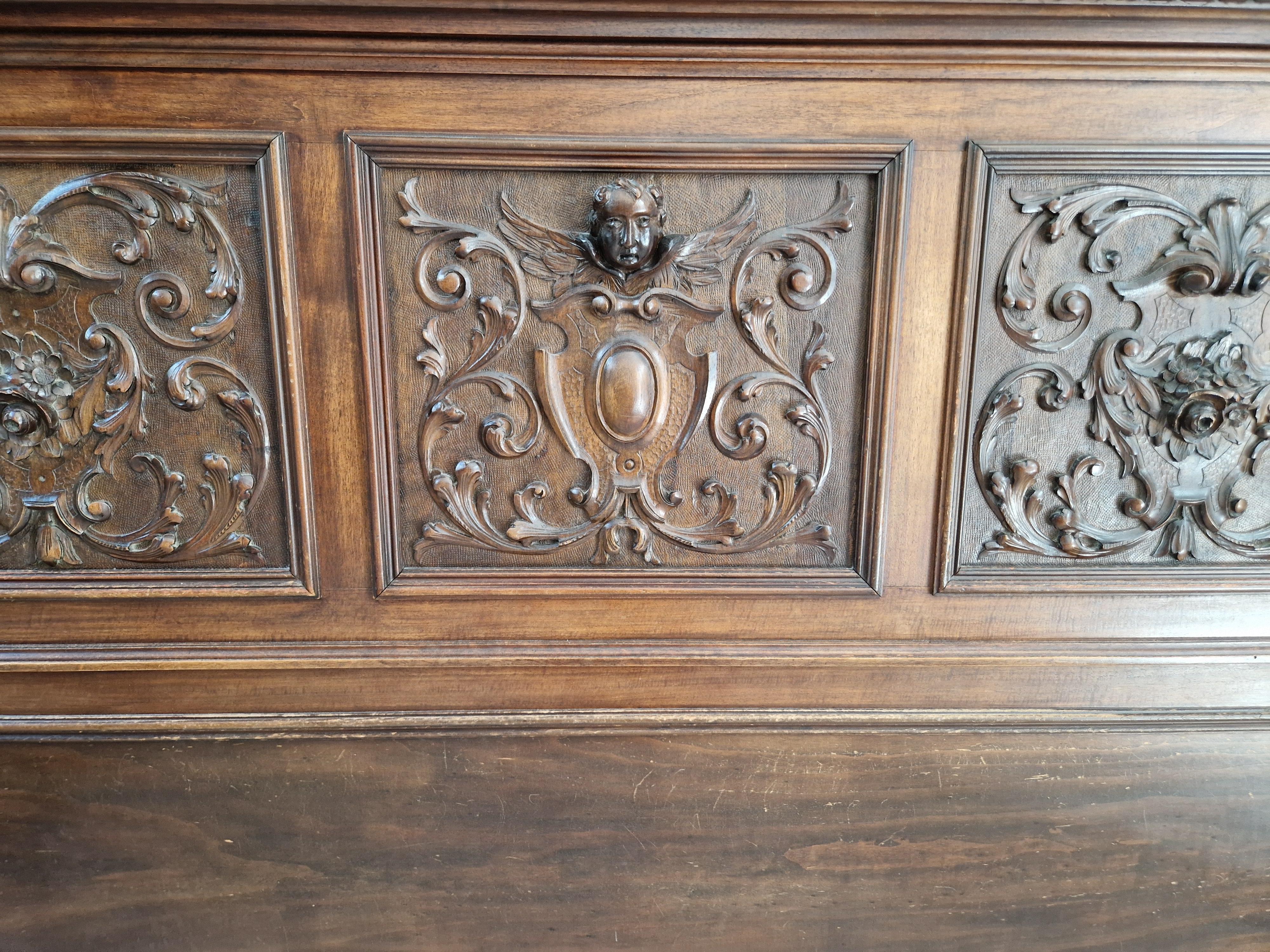 Ancien ensemble de chambre à coucher Bambocci de la Renaissance italienne avec lit king size en vente 5