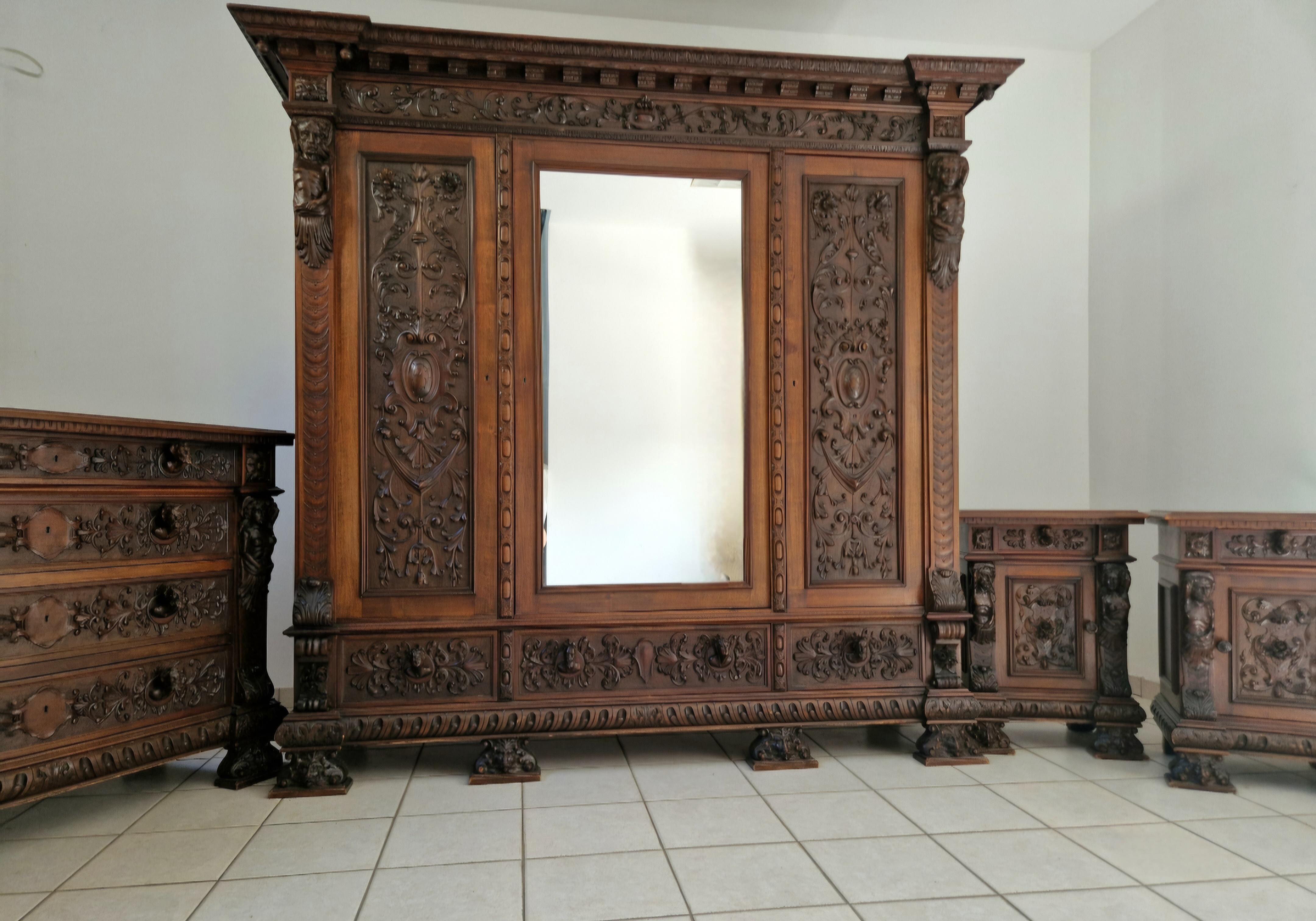 Ancien ensemble de chambre à coucher Bambocci de la Renaissance italienne avec lit king size Bon état - En vente à Buxton, GB