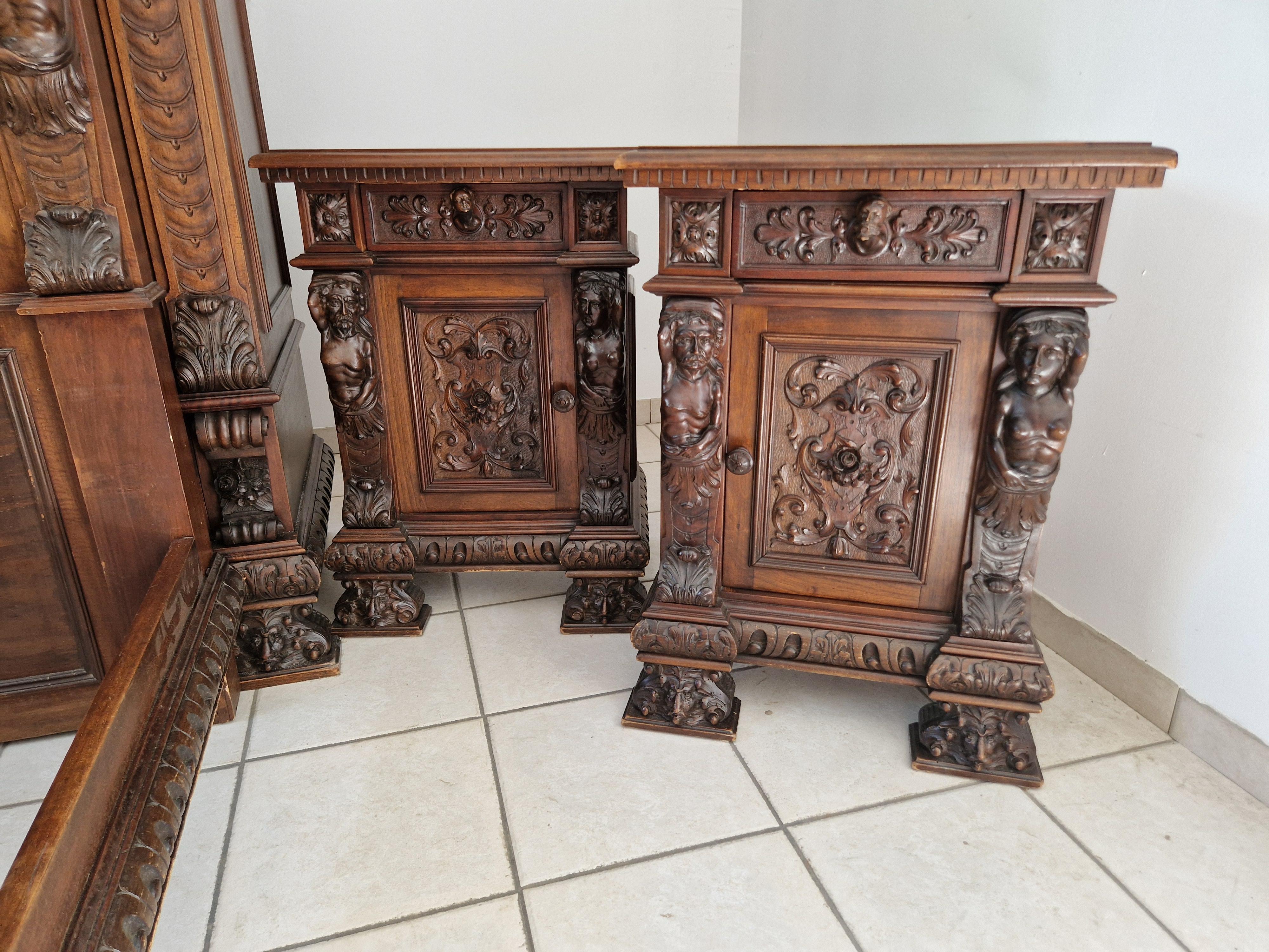 XIXe siècle Ancien ensemble de chambre à coucher Bambocci de la Renaissance italienne avec lit king size en vente