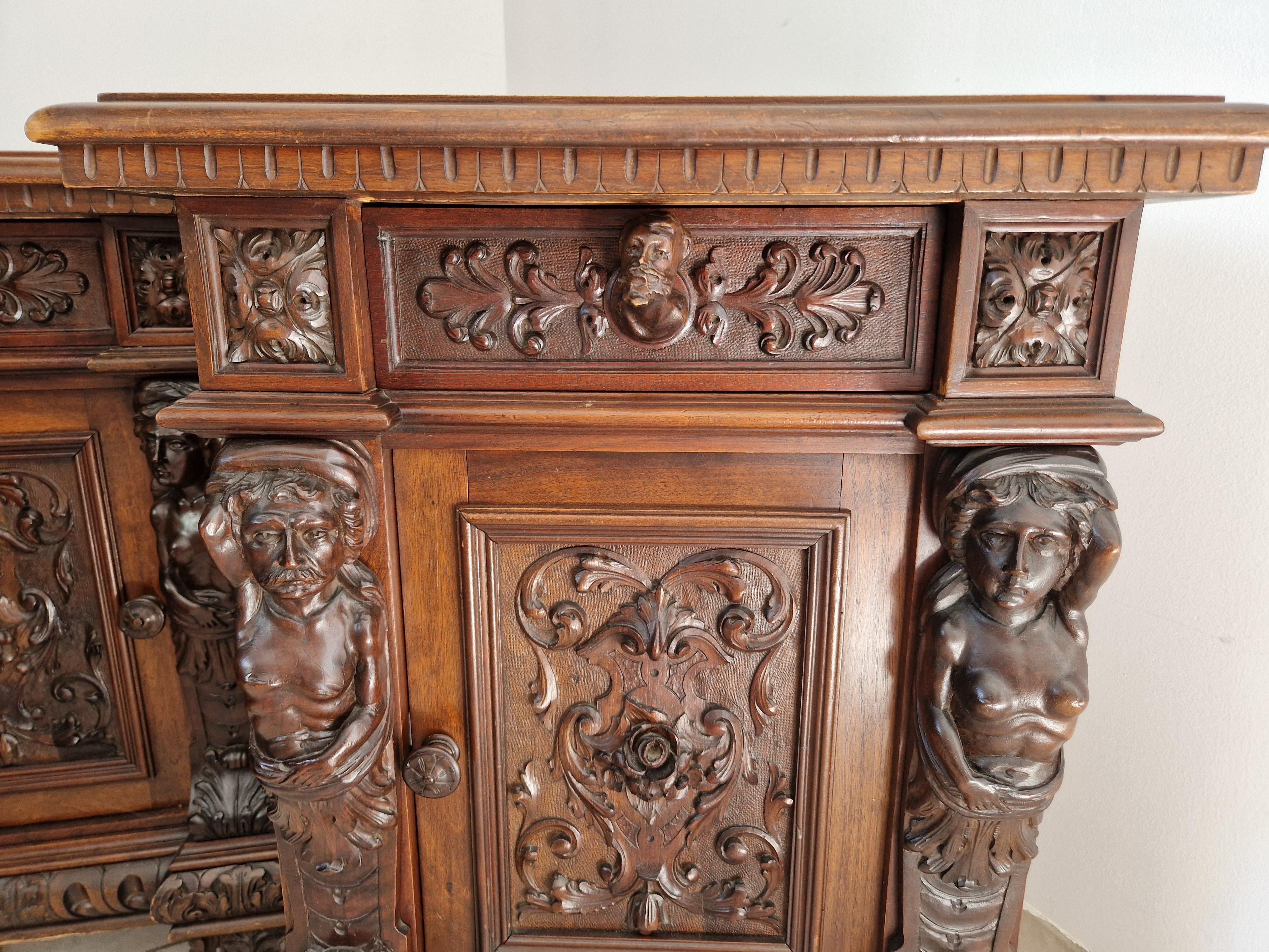 Ancien ensemble de chambre à coucher Bambocci de la Renaissance italienne avec lit king size en vente 3