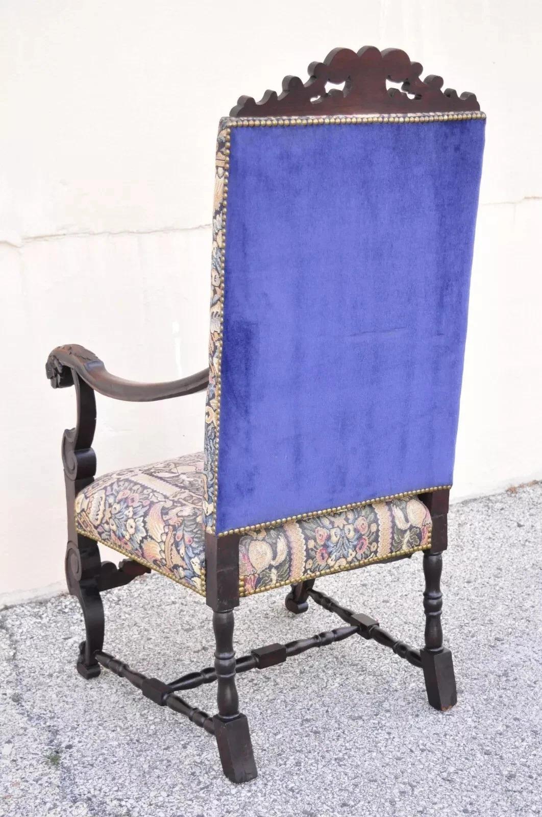 Ancienne chaise à accoudoirs en noyer sculpté et tapisserie Renaissance baroque italienne en vente 4