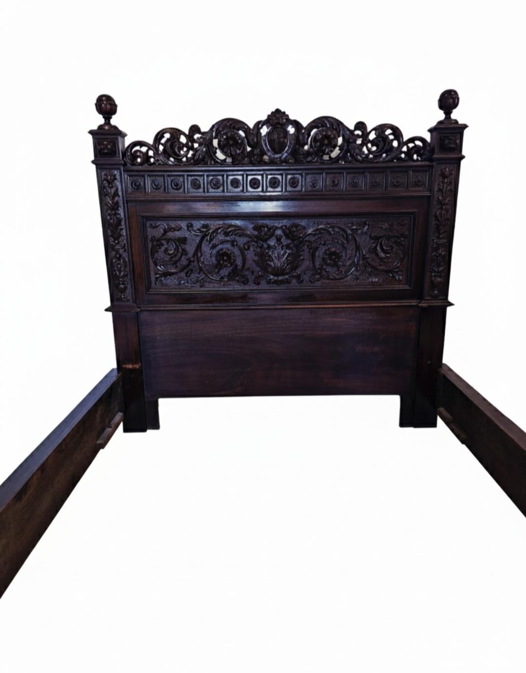 Lit antique de la Renaissance italienne en vente 8