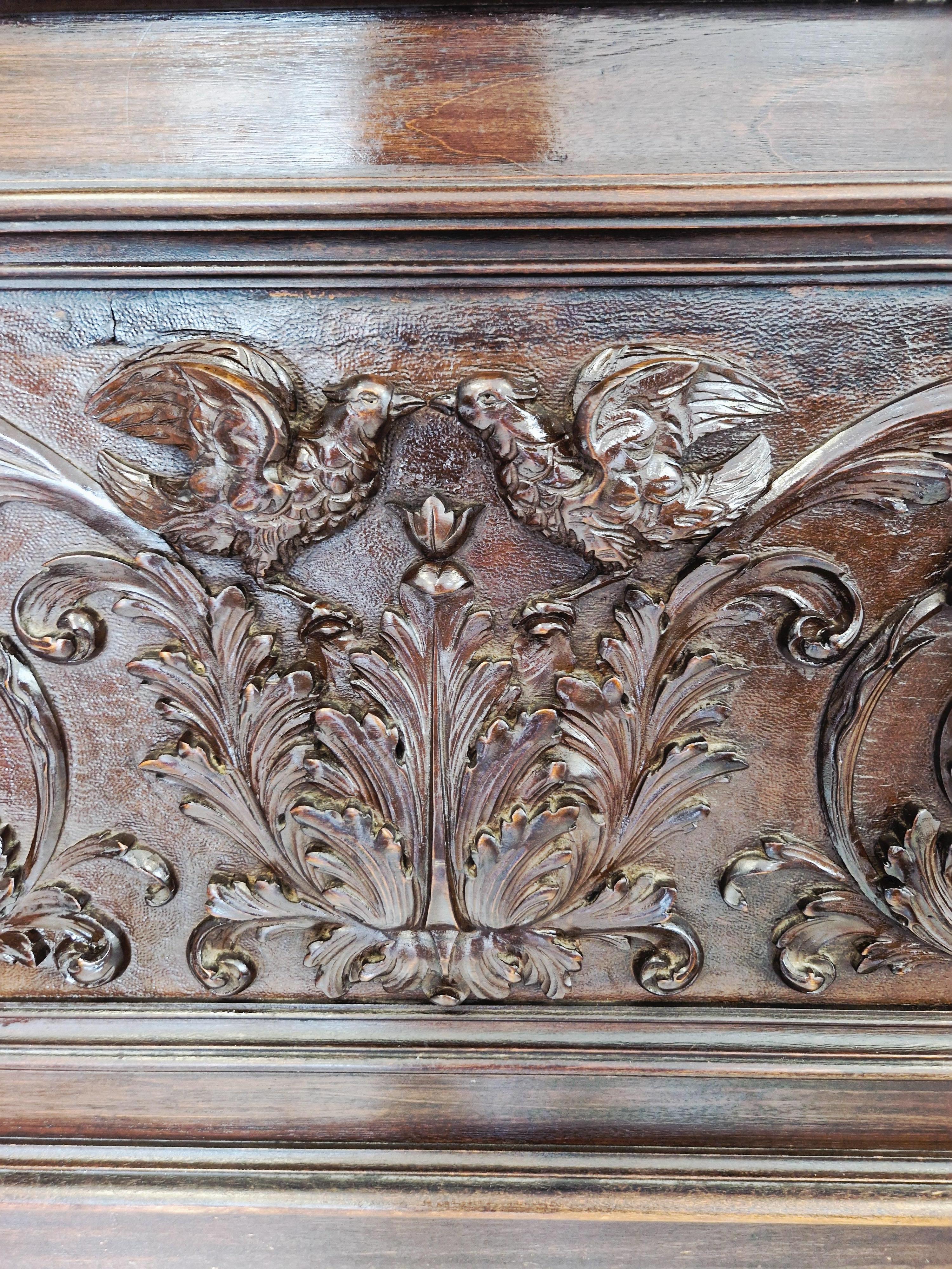 Noyer Lit antique de la Renaissance italienne en vente