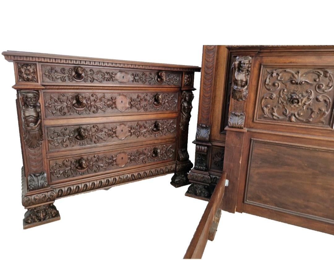 Antiquities Italian Renaissance Bedroom Set 5 Pieces en vente 6
