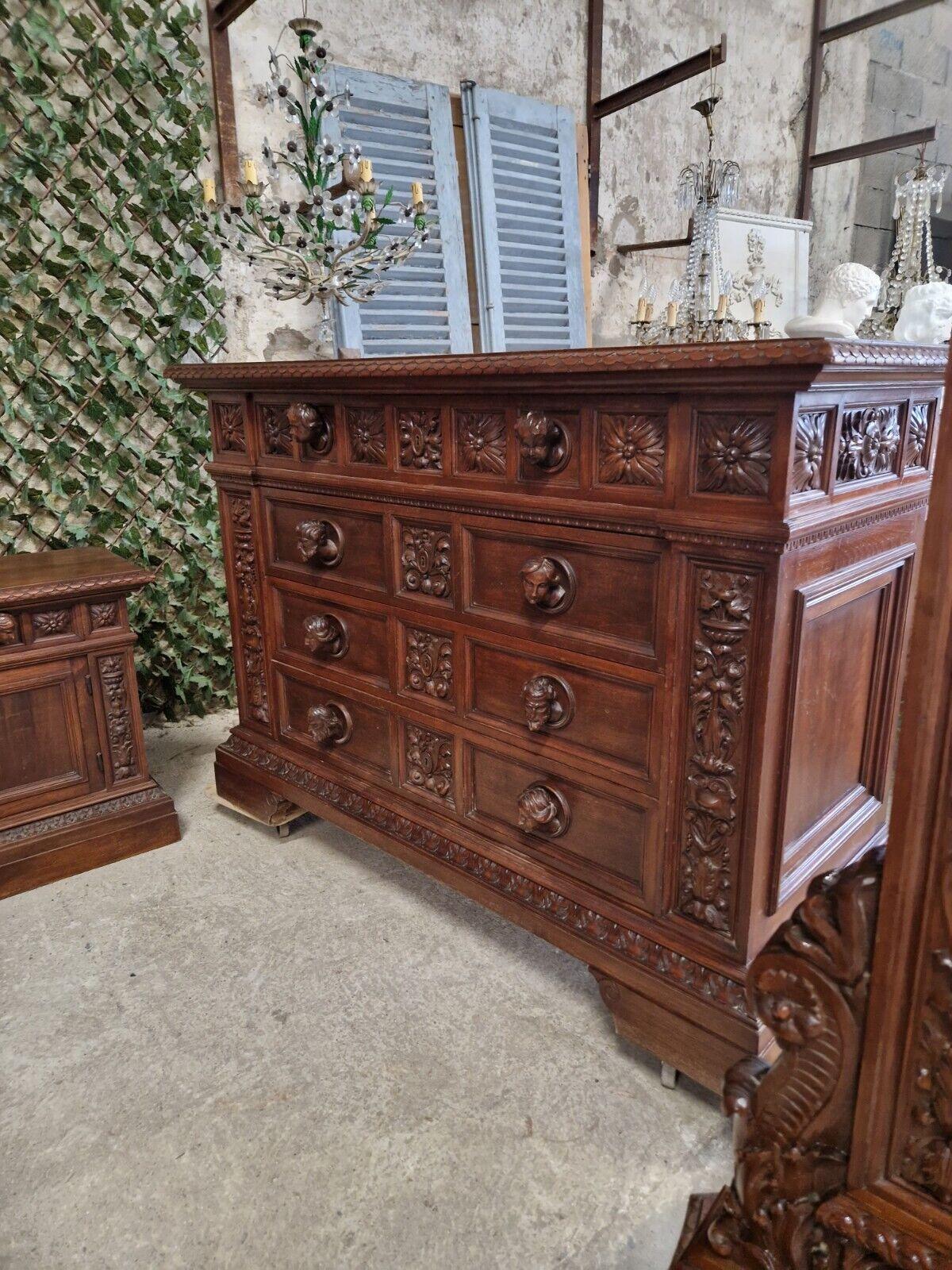 Hand-Carved Antique Italian Renaissance Bedroom Set 7 Pieces King Size Bed