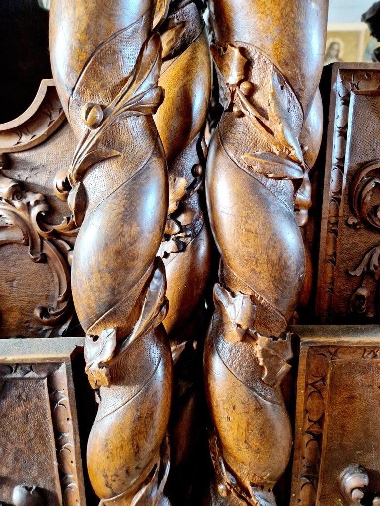 Ensemble de chambre à coucher antique de la Renaissance italienne Attr. Luigi Frullini en vente 4