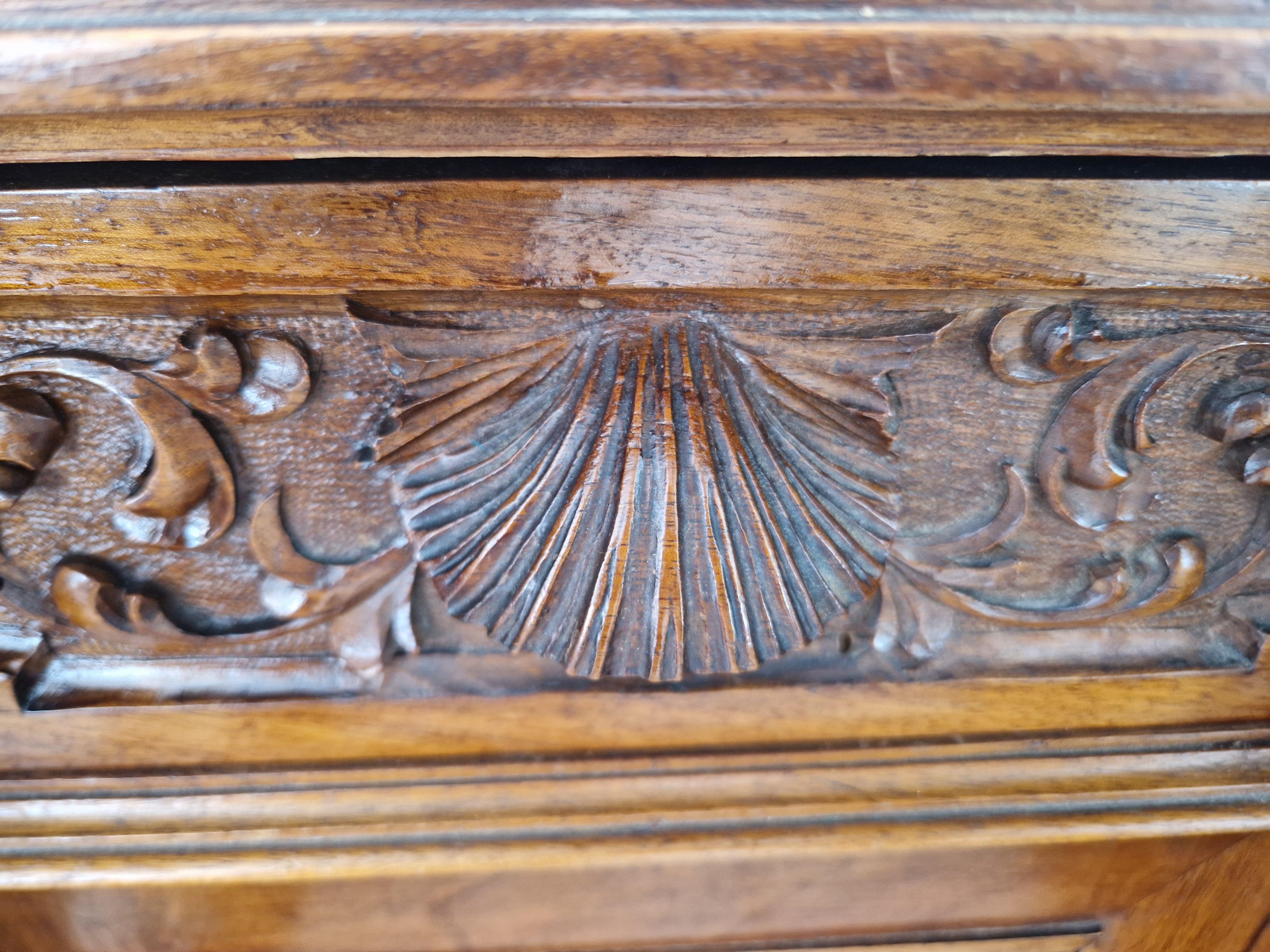 Antique Walnut Italian Renaissance Bedroom Set Hand Carved For Sale 5