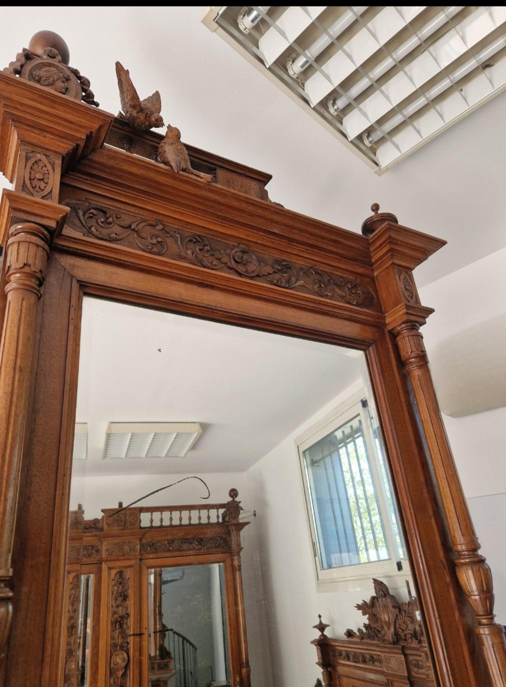 Antique Walnut Italian Renaissance Bedroom Set Hand Carved For Sale 8