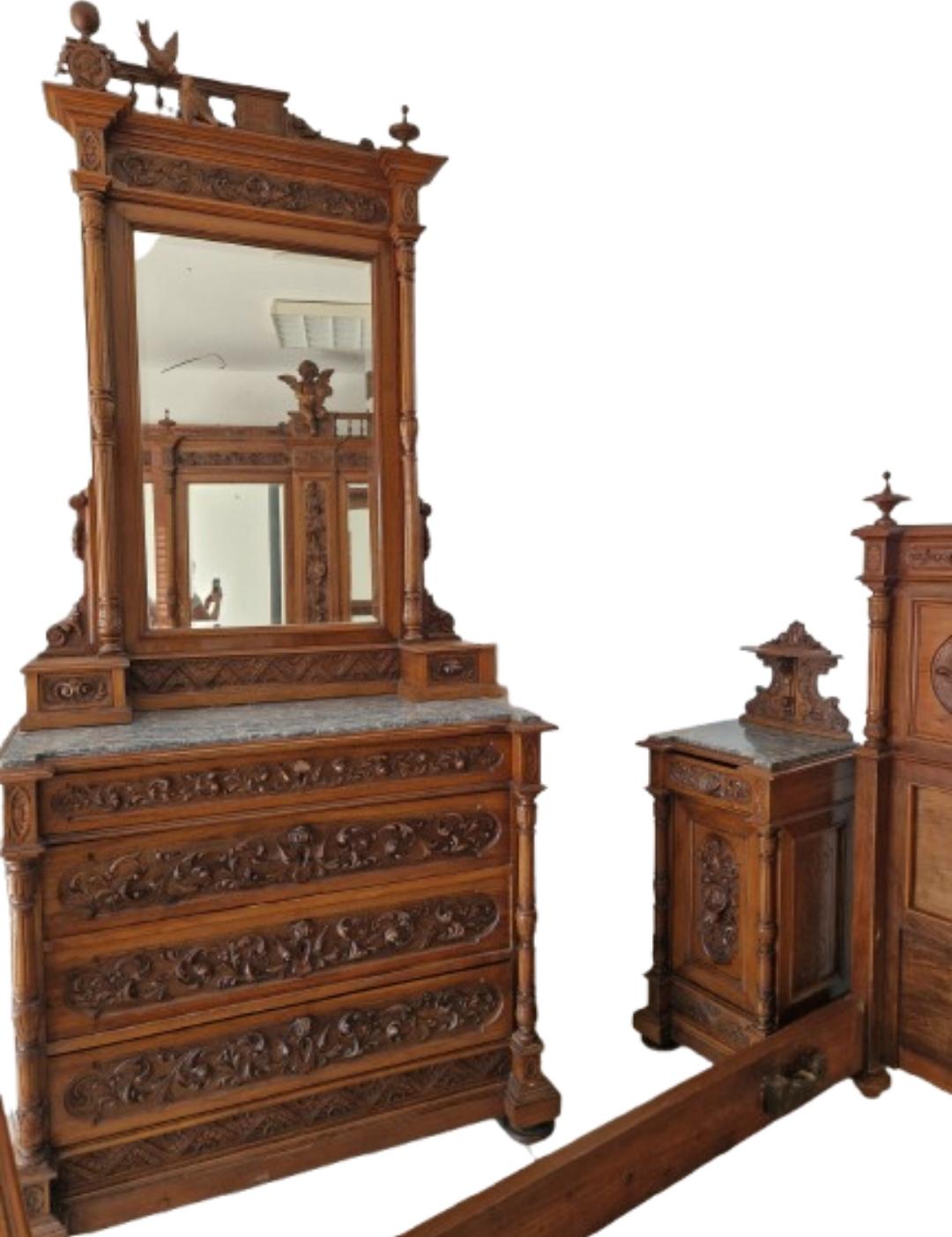 Antique Walnut Italian Renaissance Bedroom Set Hand Carved For Sale 2