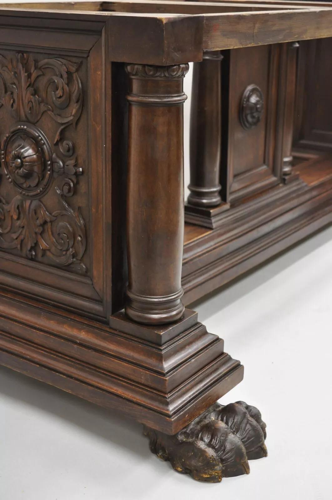 Antike italienische Renaissance geschnitzt Nussbaum Hairy Paw Foot Desk Konsole Tisch Base (19. Jahrhundert) im Angebot
