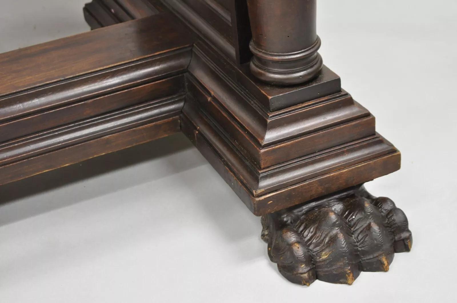 Antike italienische Renaissance geschnitzt Nussbaum Hairy Paw Foot Desk Konsole Tisch Base im Angebot 2