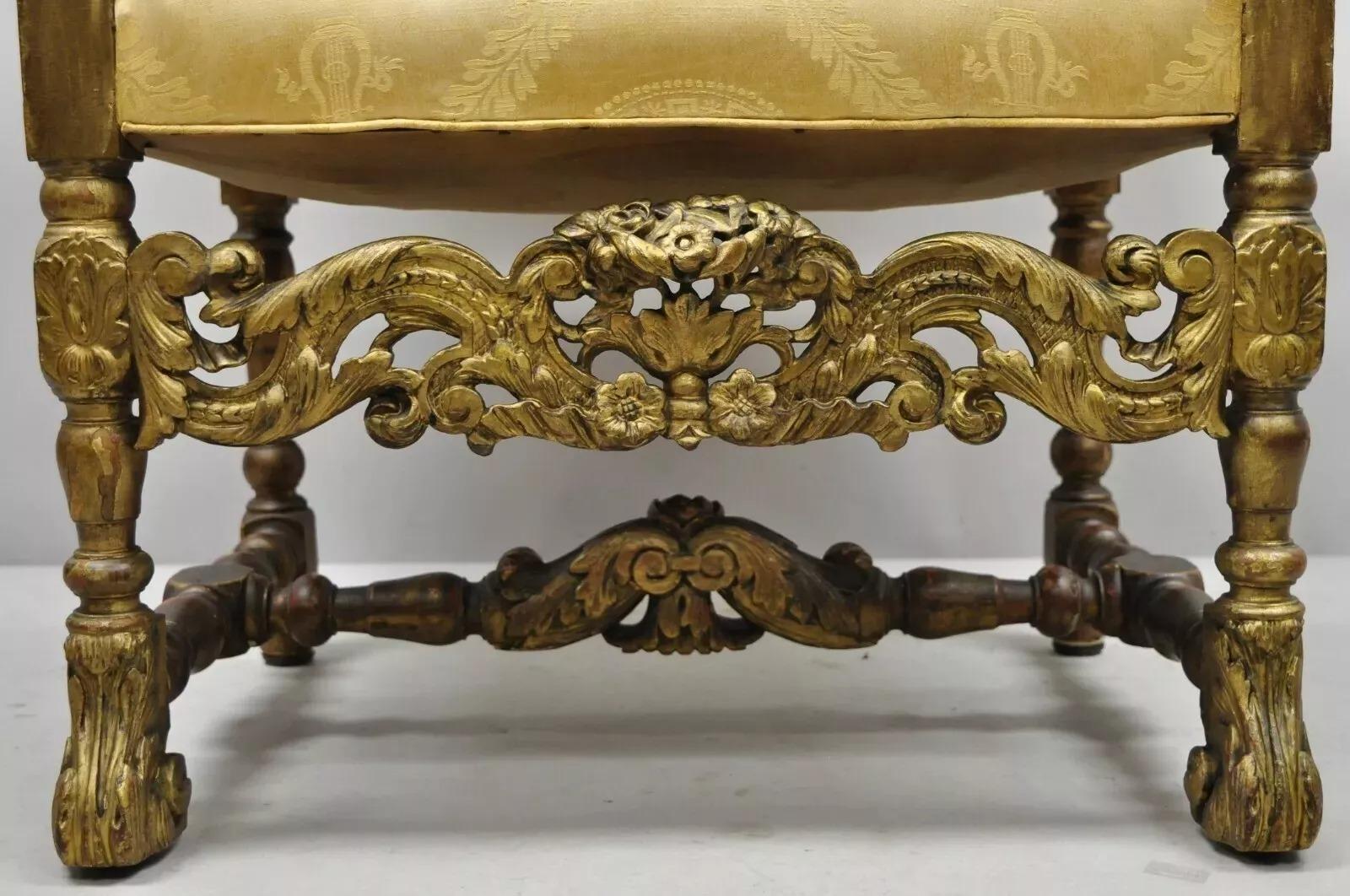 Ancienne chaise à accoudoirs en noyer sculpté de la Renaissance italienne Jacobean Gold en vente 5