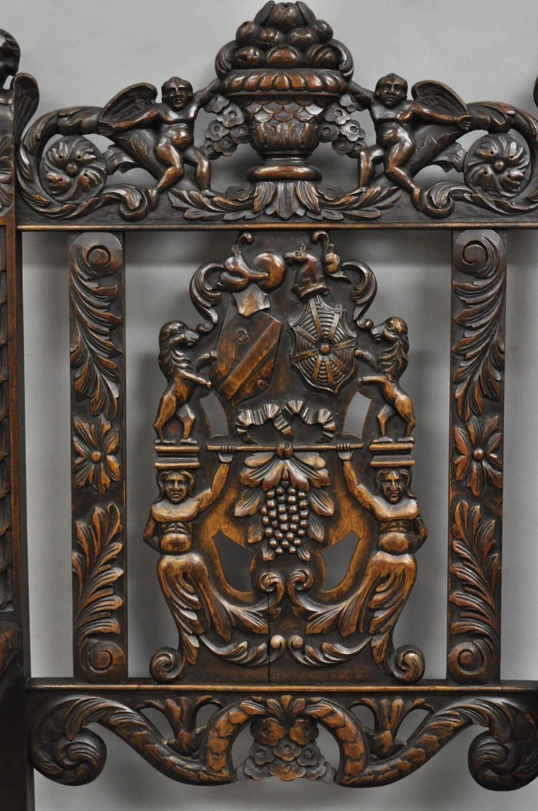 Ancienne chaise à accoudoirs en noyer sculpté de la Renaissance italienne avec chérubins ailés Bon état - En vente à Philadelphia, PA
