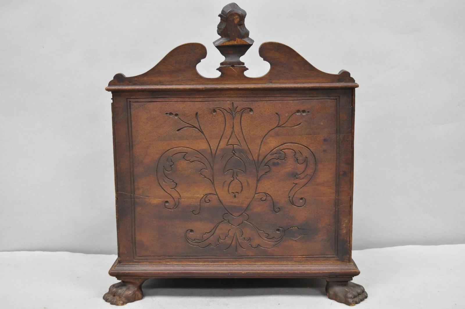 Antike italienische Renaissance Figural geschnitzt Nussbaum Pfote Fuß Schreibtisch Briefkasten im Angebot 5