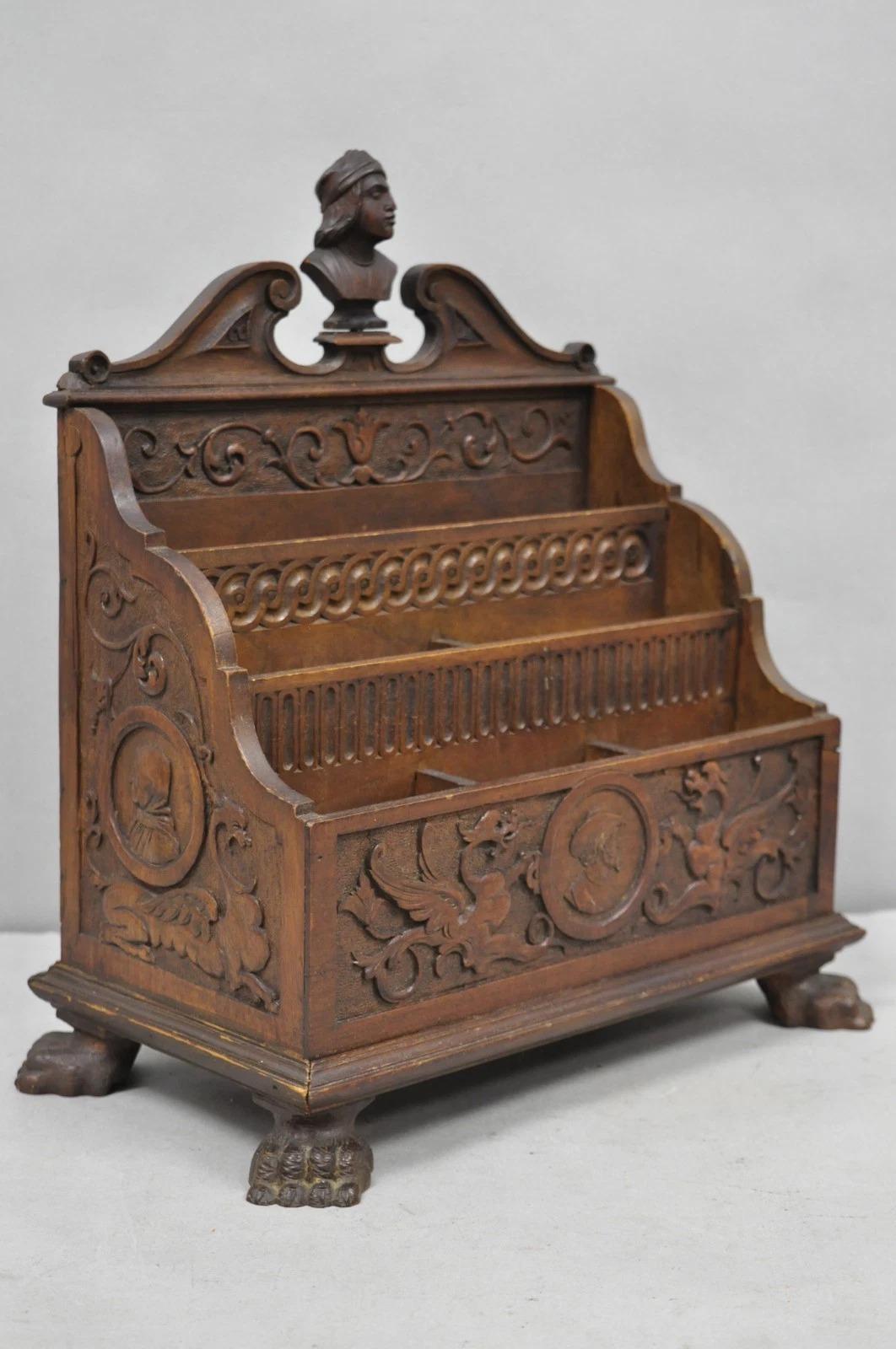 Antike italienische Renaissance Figural geschnitzt Nussbaum Pfote Fuß Schreibtisch Briefkasten im Angebot 9