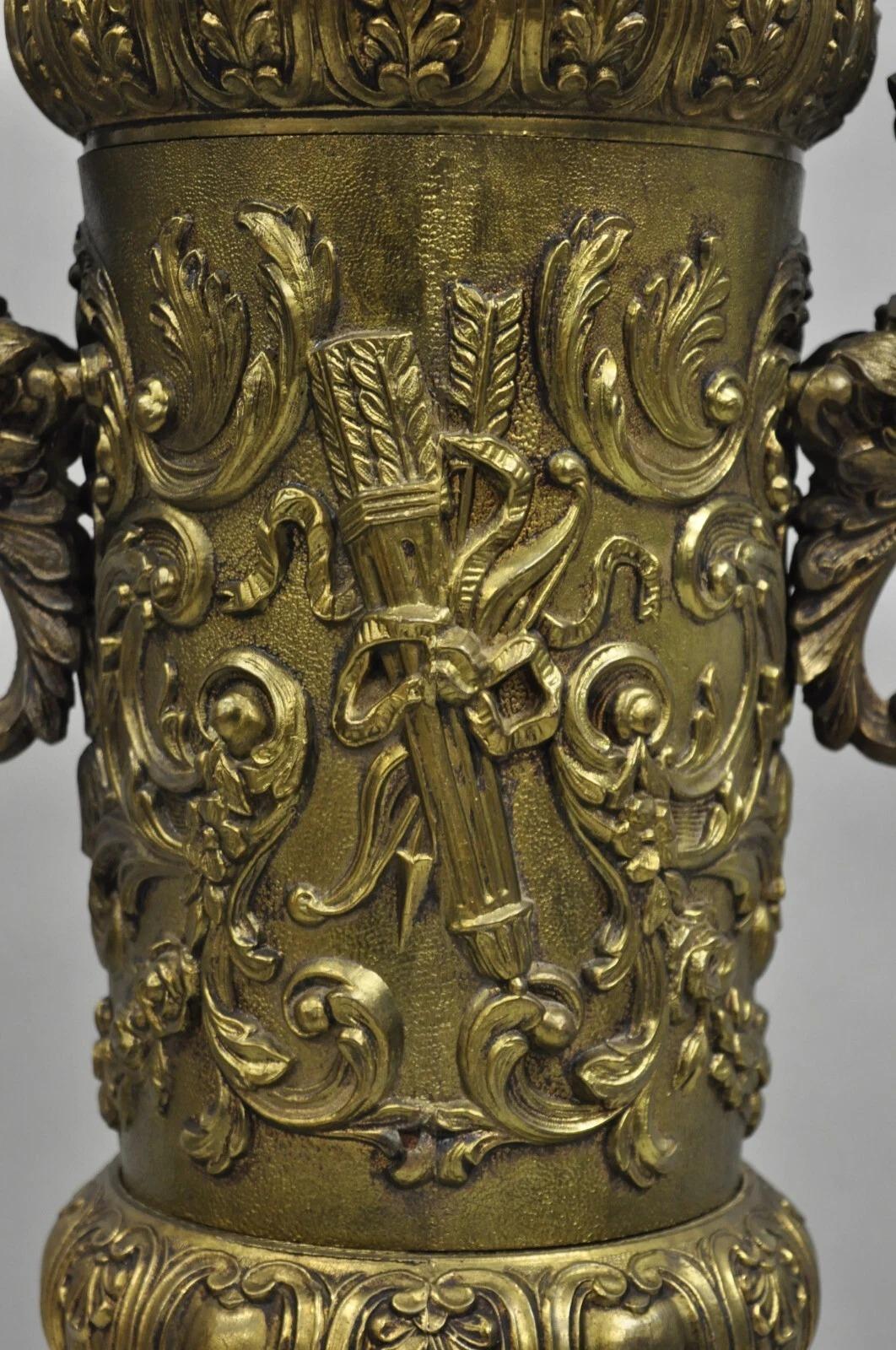 Sconosciuto Antique Italian Renaissance Gold Bronze Figural Twin Handle Urn Large Table Lamp in vendita
