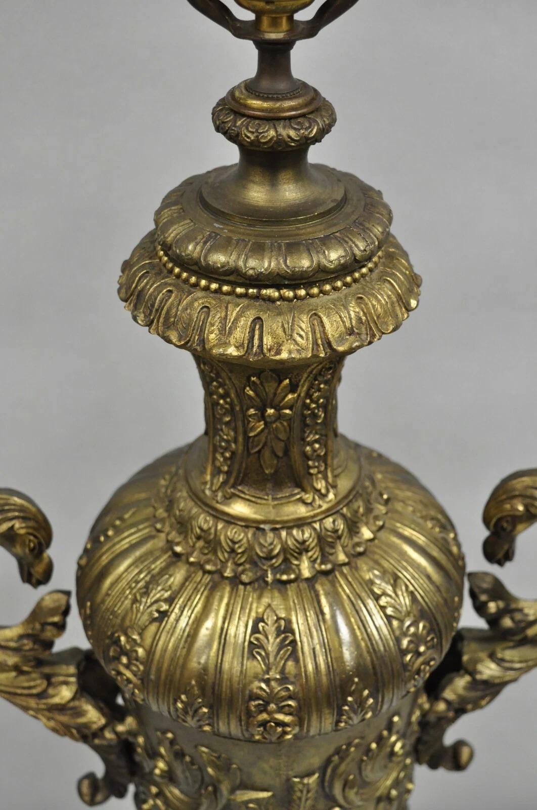 Antique Italian Renaissance Gold Bronze Figural Twin Handle Urn Large Table Lamp in vendita 1