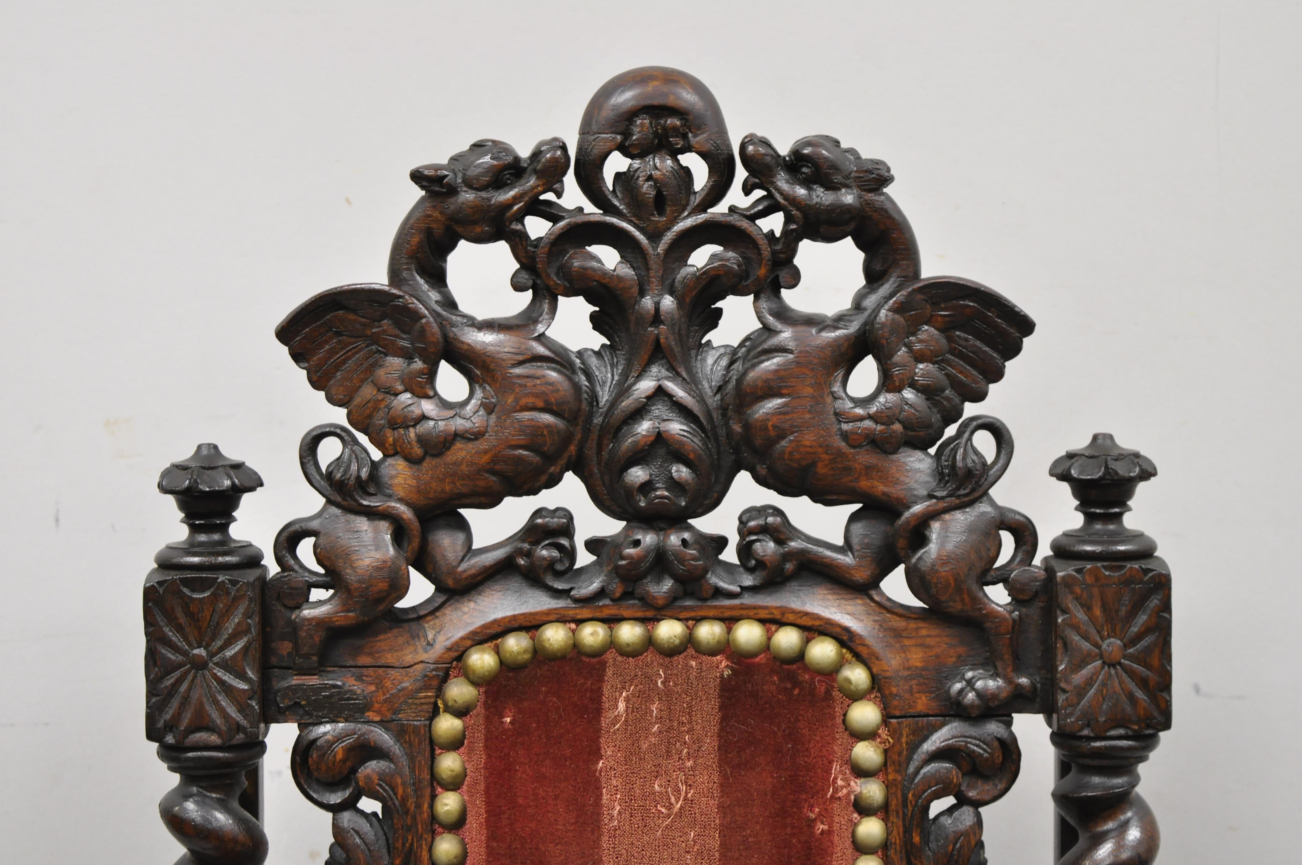 XIXe siècle Ancienne chaise d'appoint italienne de la Renaissance à torsion d'orge avec griffon ailé et dragon lion en vente