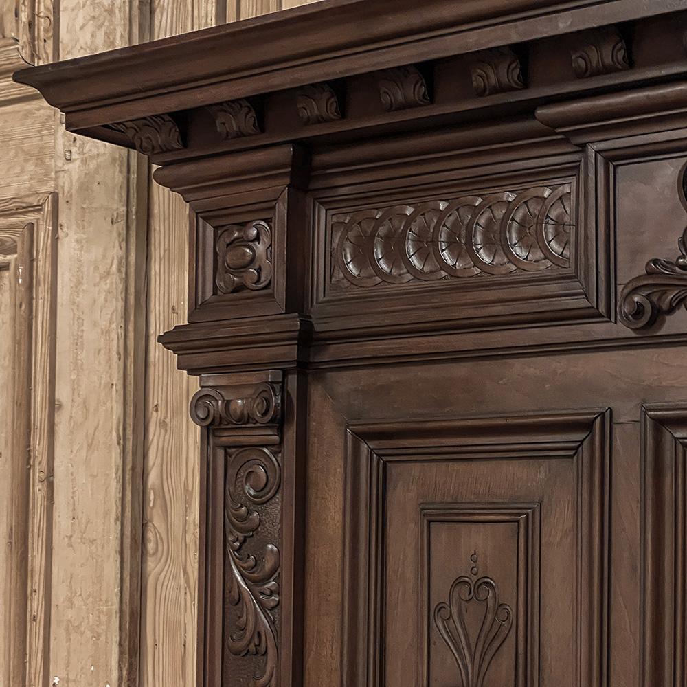 Antique Italian Renaissance Mantel Mirror in Walnut (miroir de cheminée en noyer) en vente 5