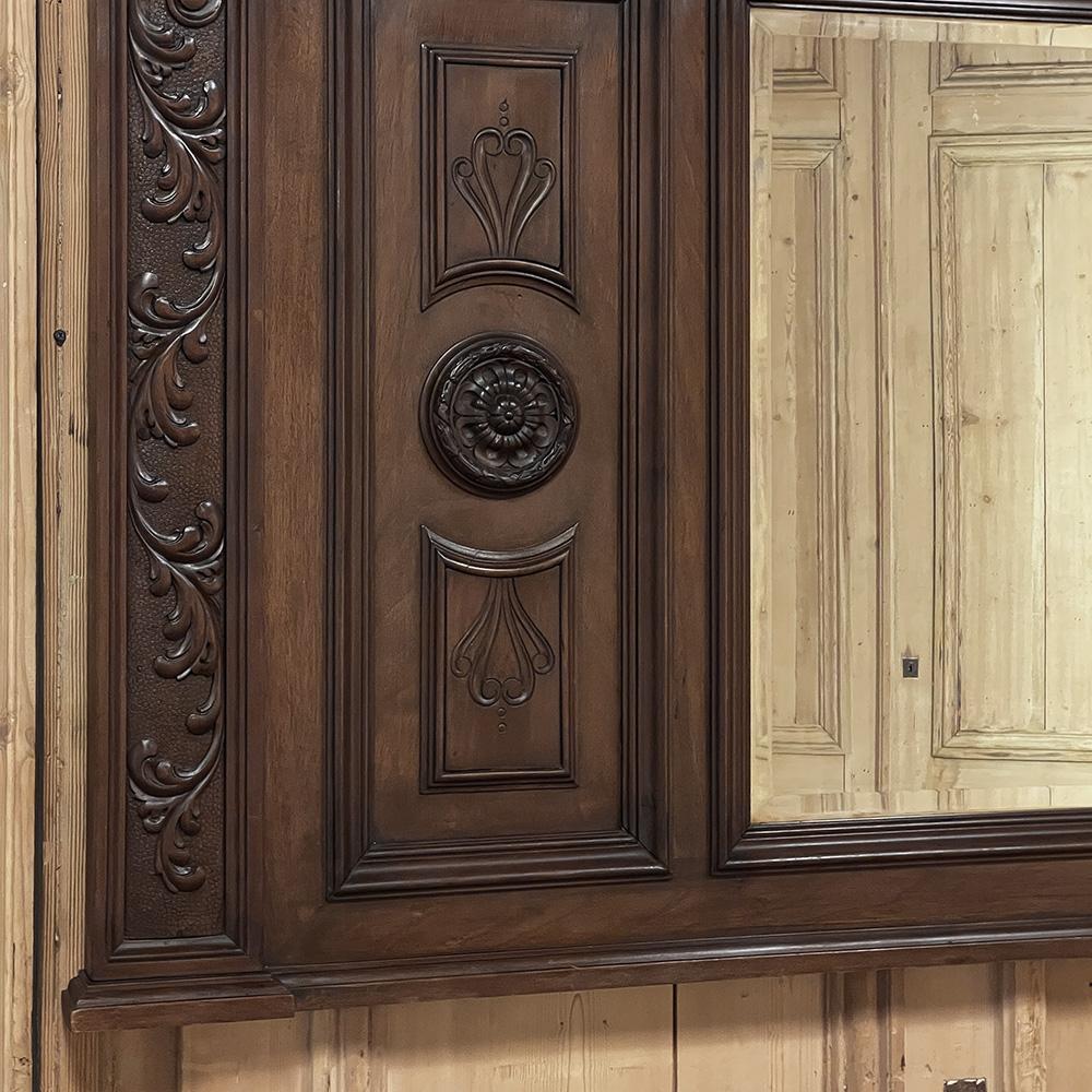 Néo-Renaissance Antique Italian Renaissance Mantel Mirror in Walnut (miroir de cheminée en noyer) en vente