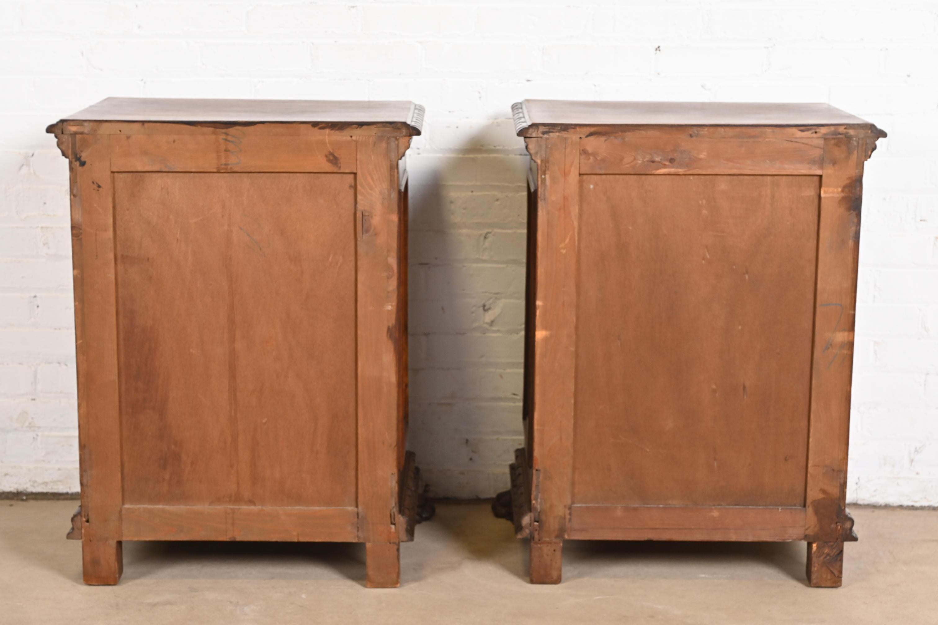 Antique Italian Renaissance Revival Carved Walnut and Burl Wood Bedside Chests For Sale 7