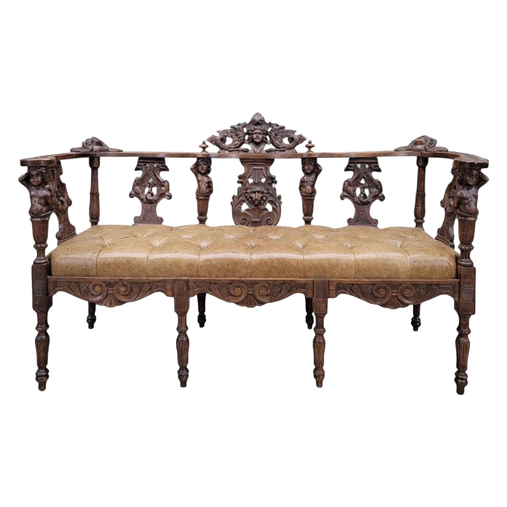 Antica panca italiana rinascimentale ornata e tappezzata di recente