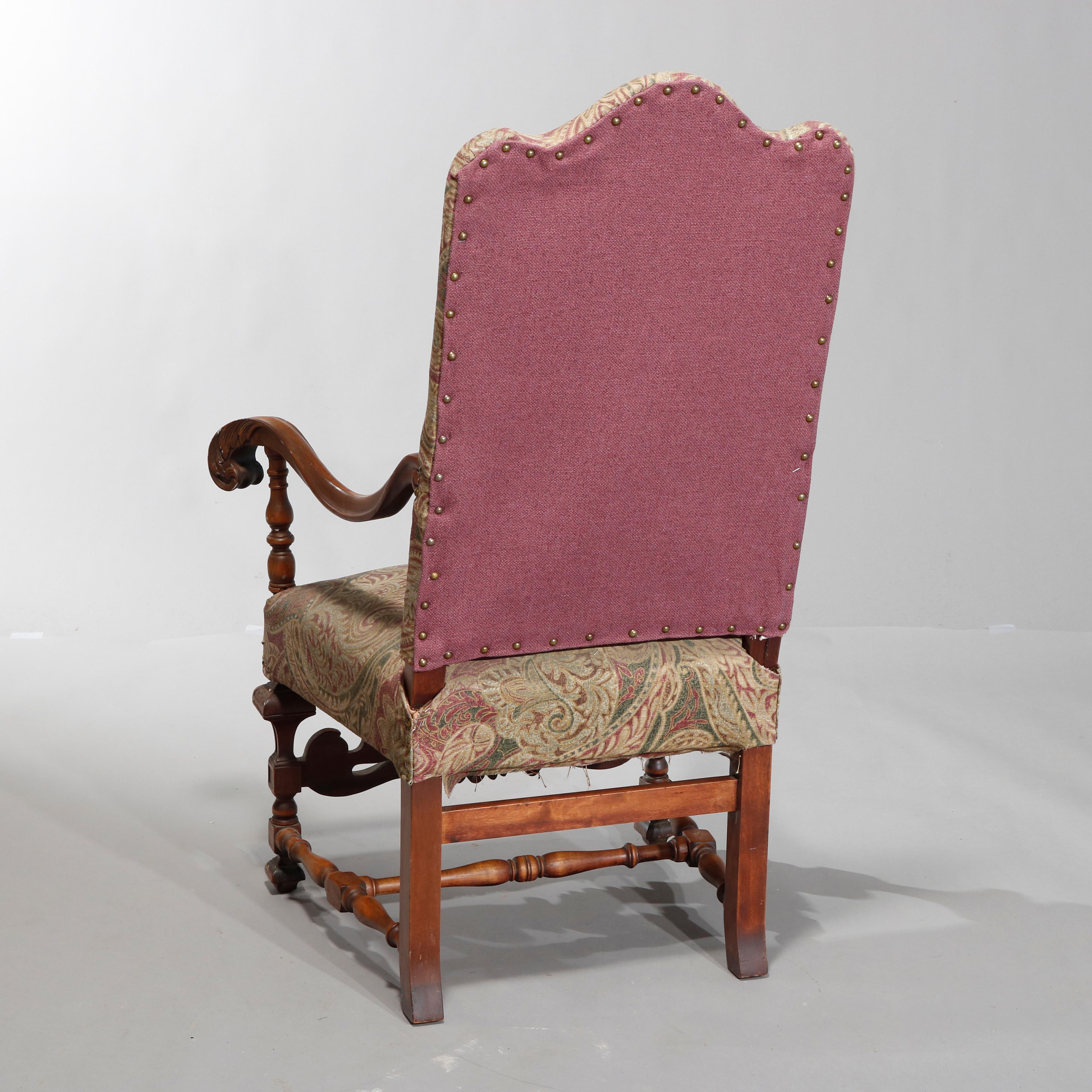 Sculpté Ancienne chaise trône italienne de style néo-Renaissance en noyer sculpté, vers 1900 en vente