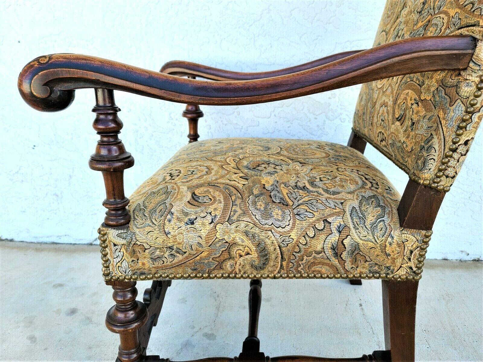 20th Century Antique Italian Renaissance Revival Style Carved Walnut Throne Chair For Sale