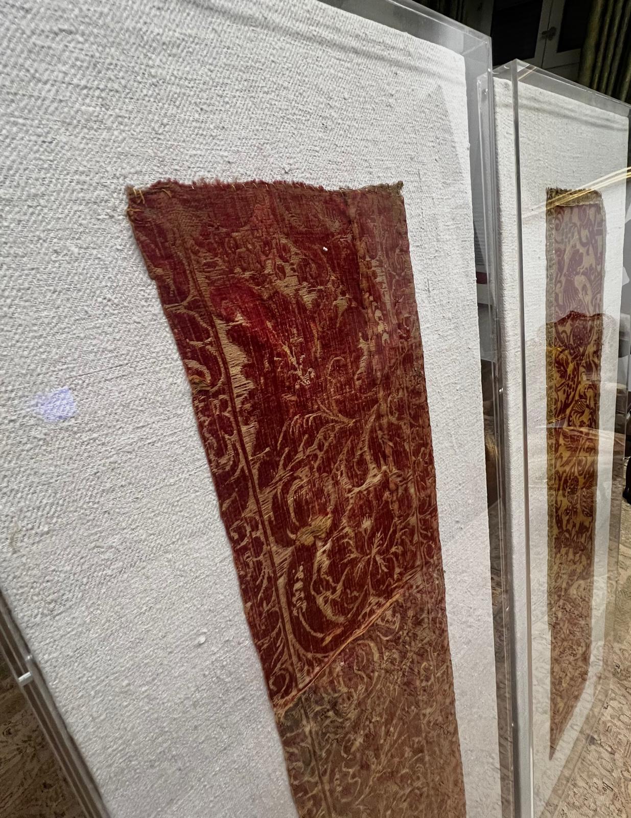 Antico broccato di seta rinascimentale italiano Frammenti di Firenze Mid Century Antiques in vendita 4